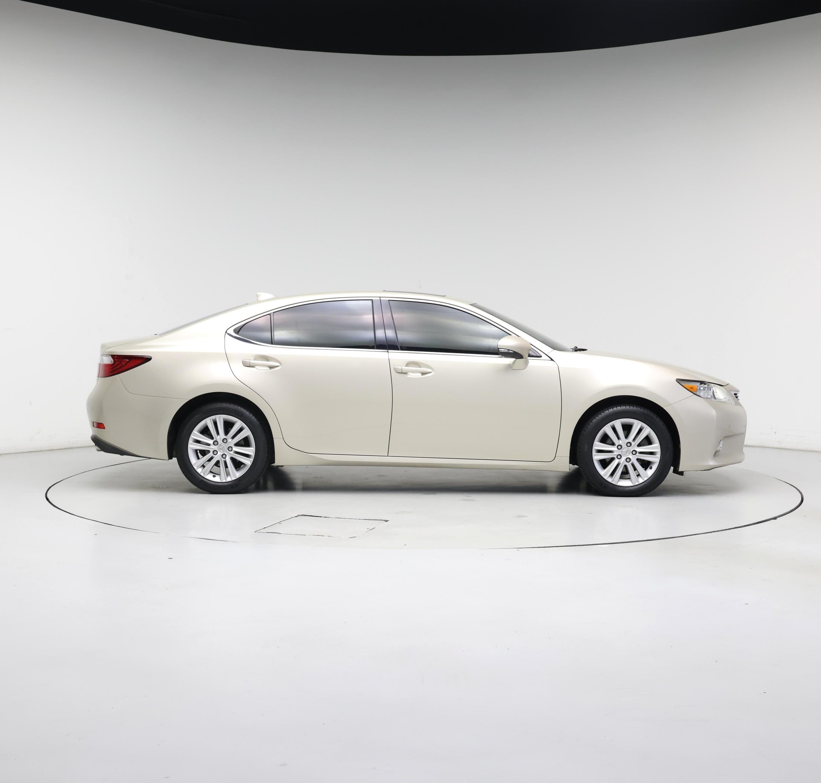 Thumbnail: 2015 Lexus ES - 7
