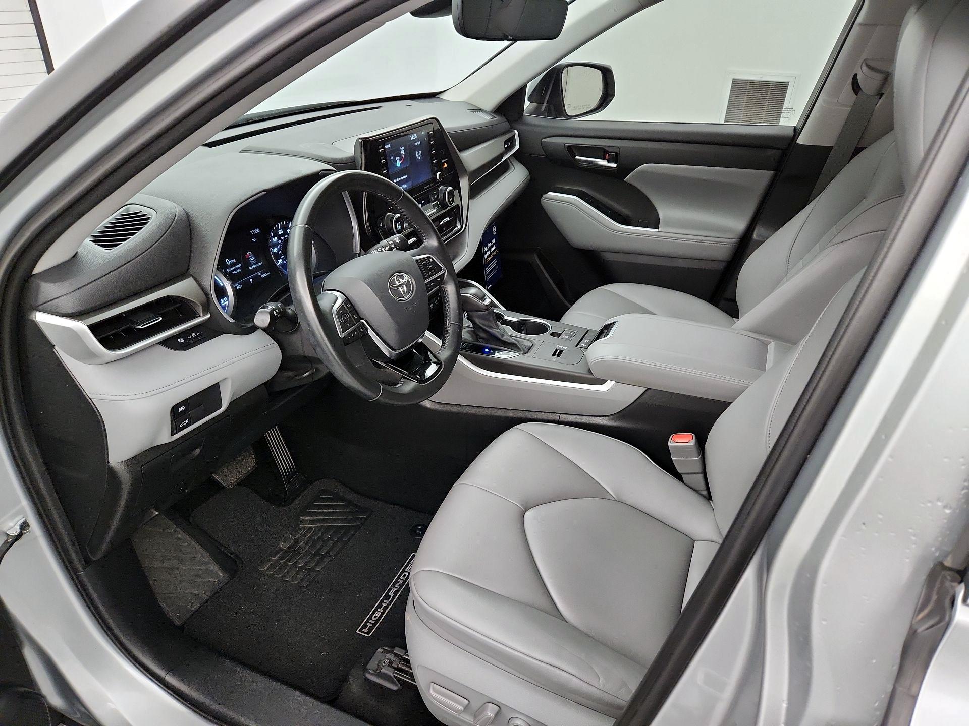 Thumbnail: 2021 Toyota Highlander - 11