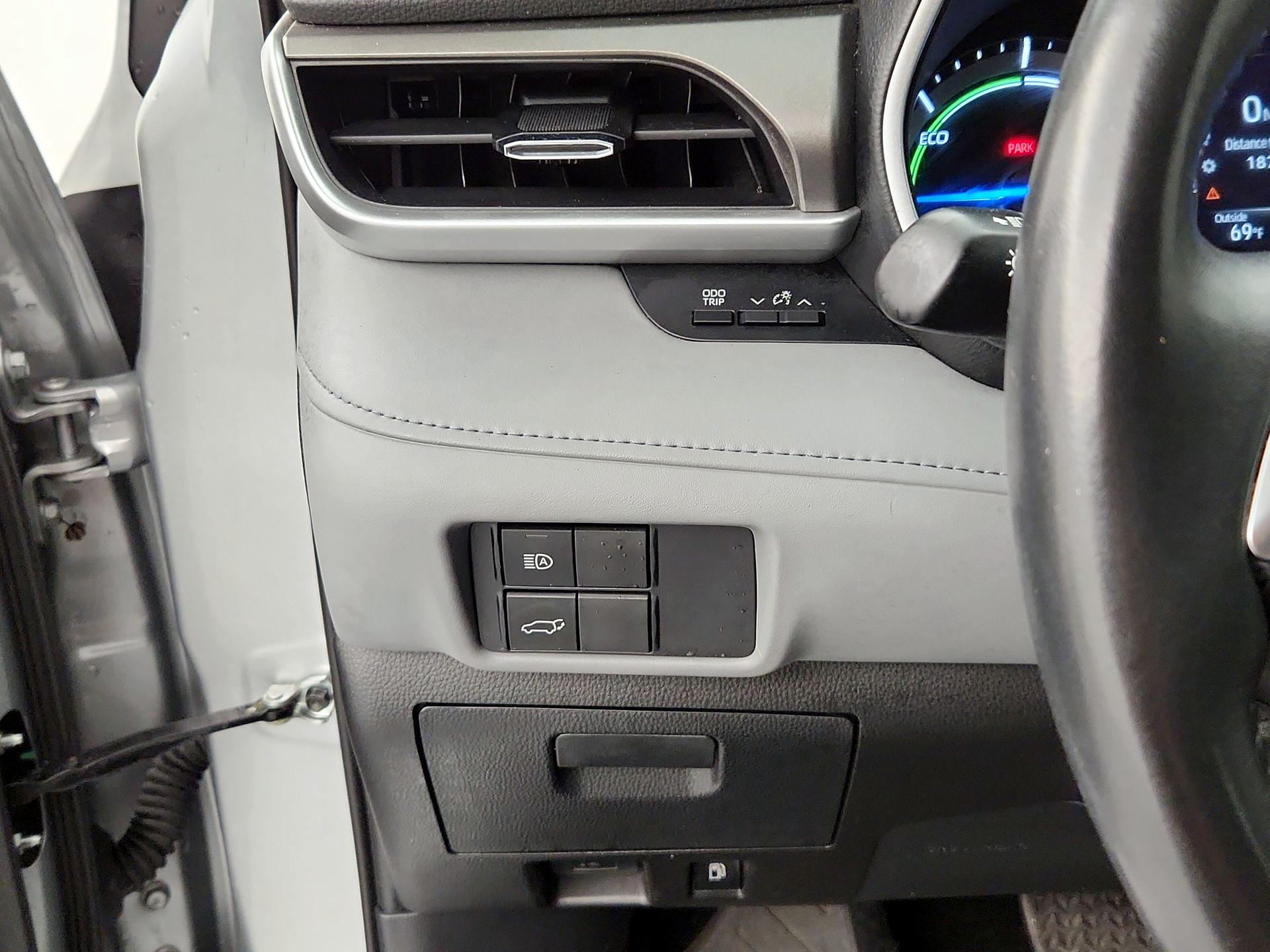 Thumbnail: 2021 Toyota Highlander - 13