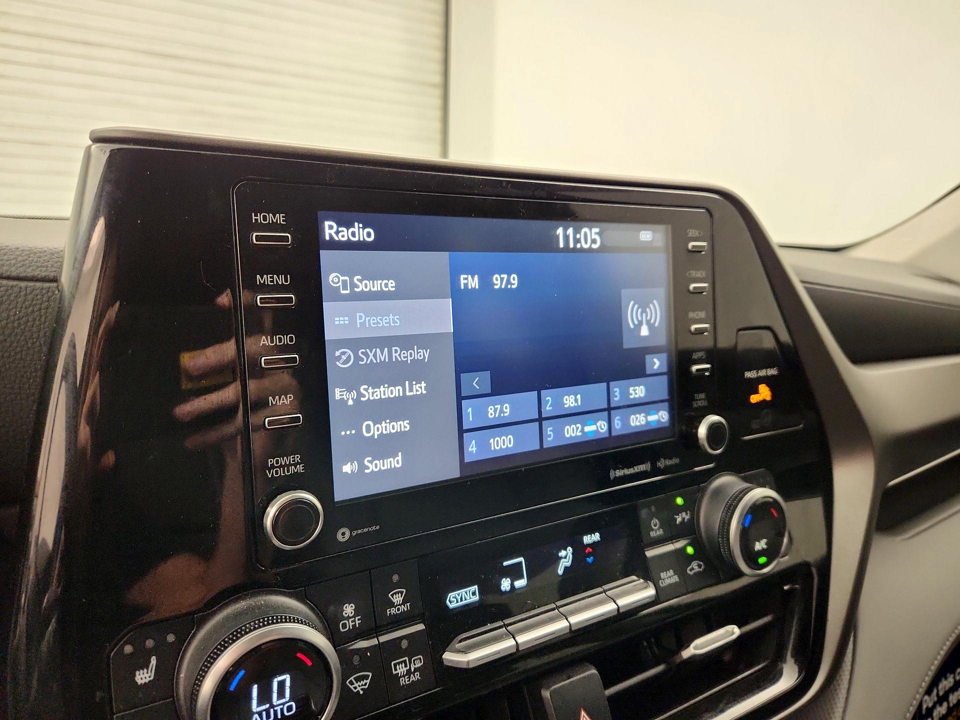 Thumbnail: 2021 Toyota Highlander - 15