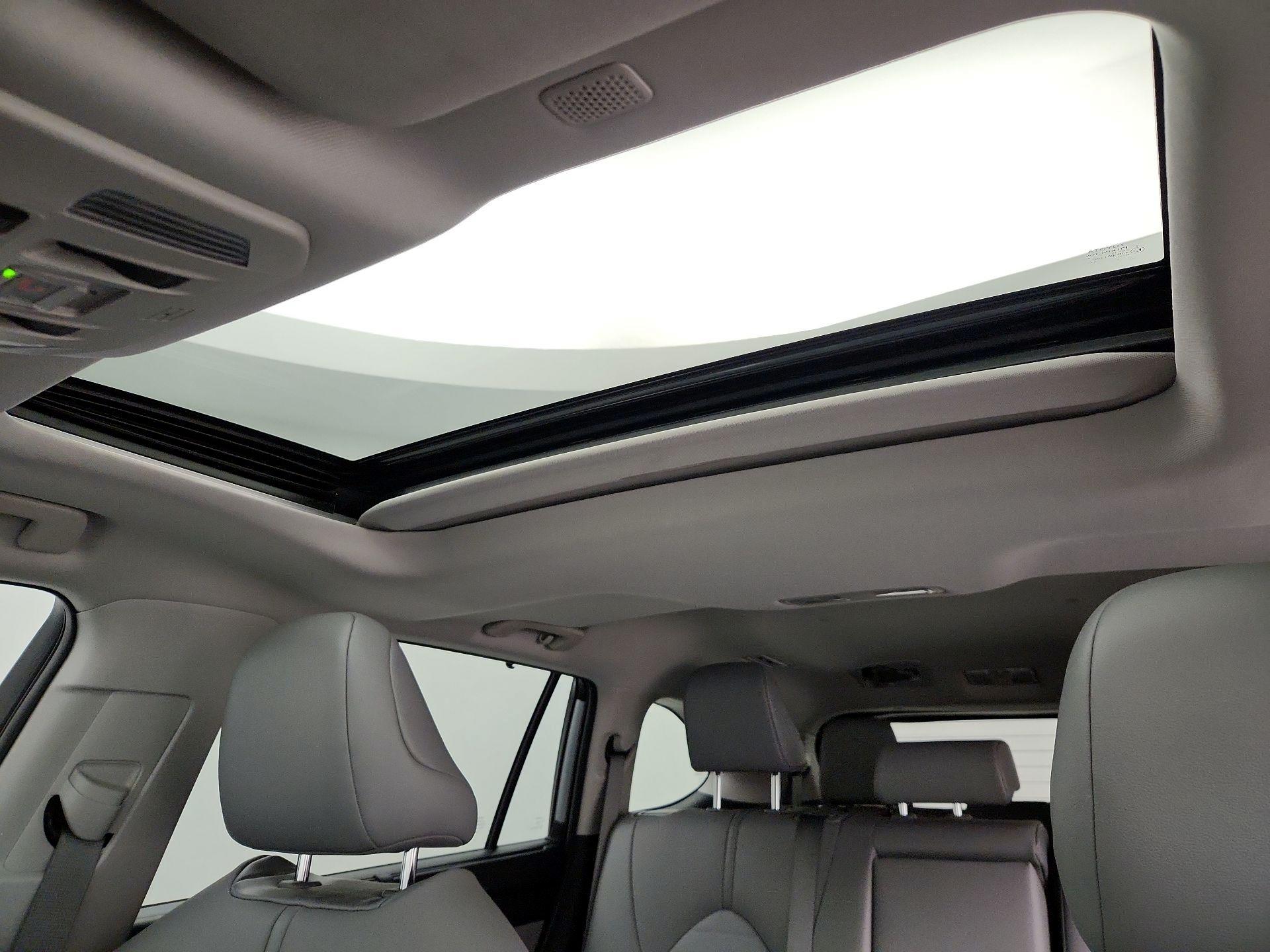 Thumbnail: 2021 Toyota Highlander - 19