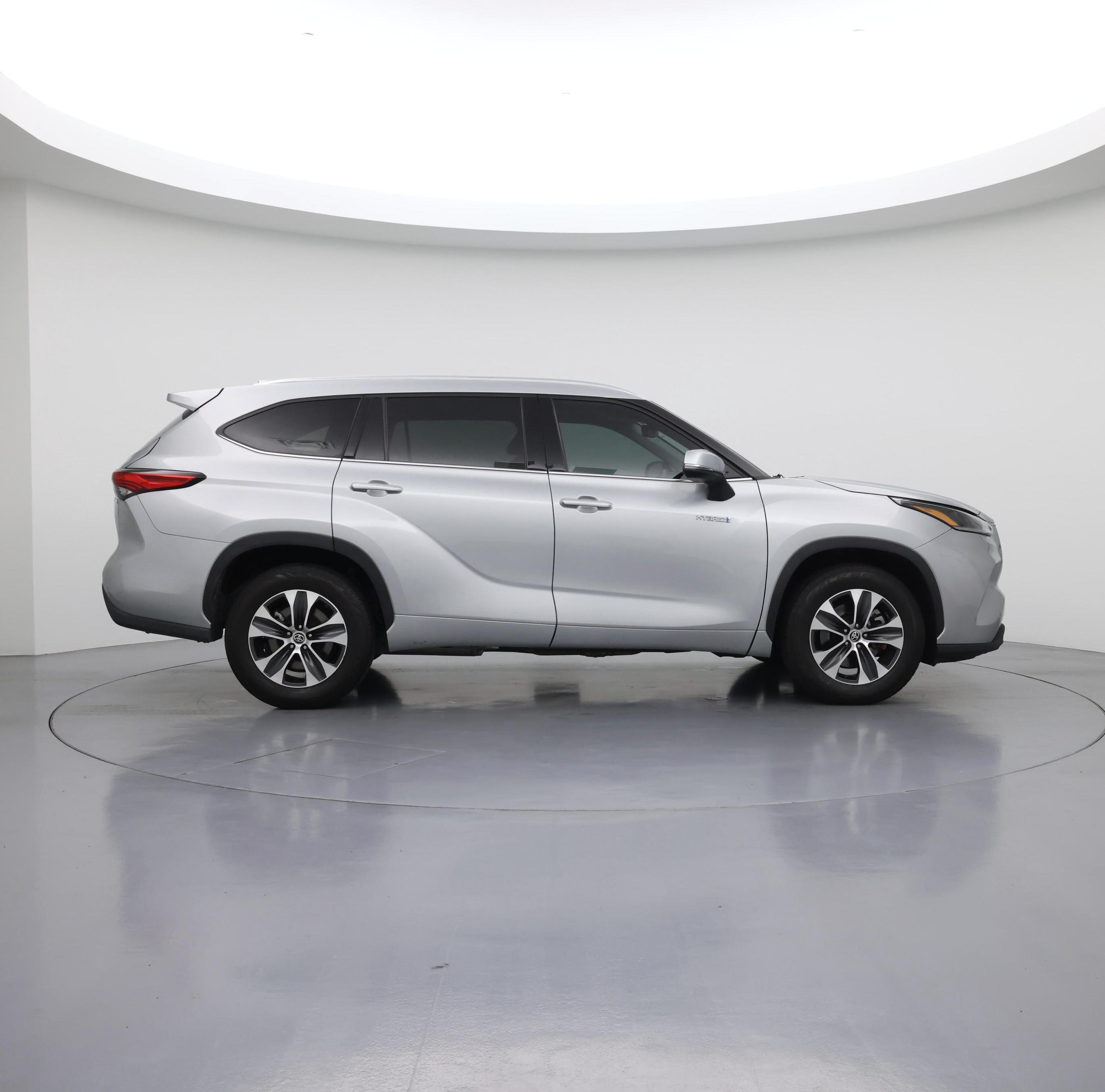 Thumbnail: 2021 Toyota Highlander - 7