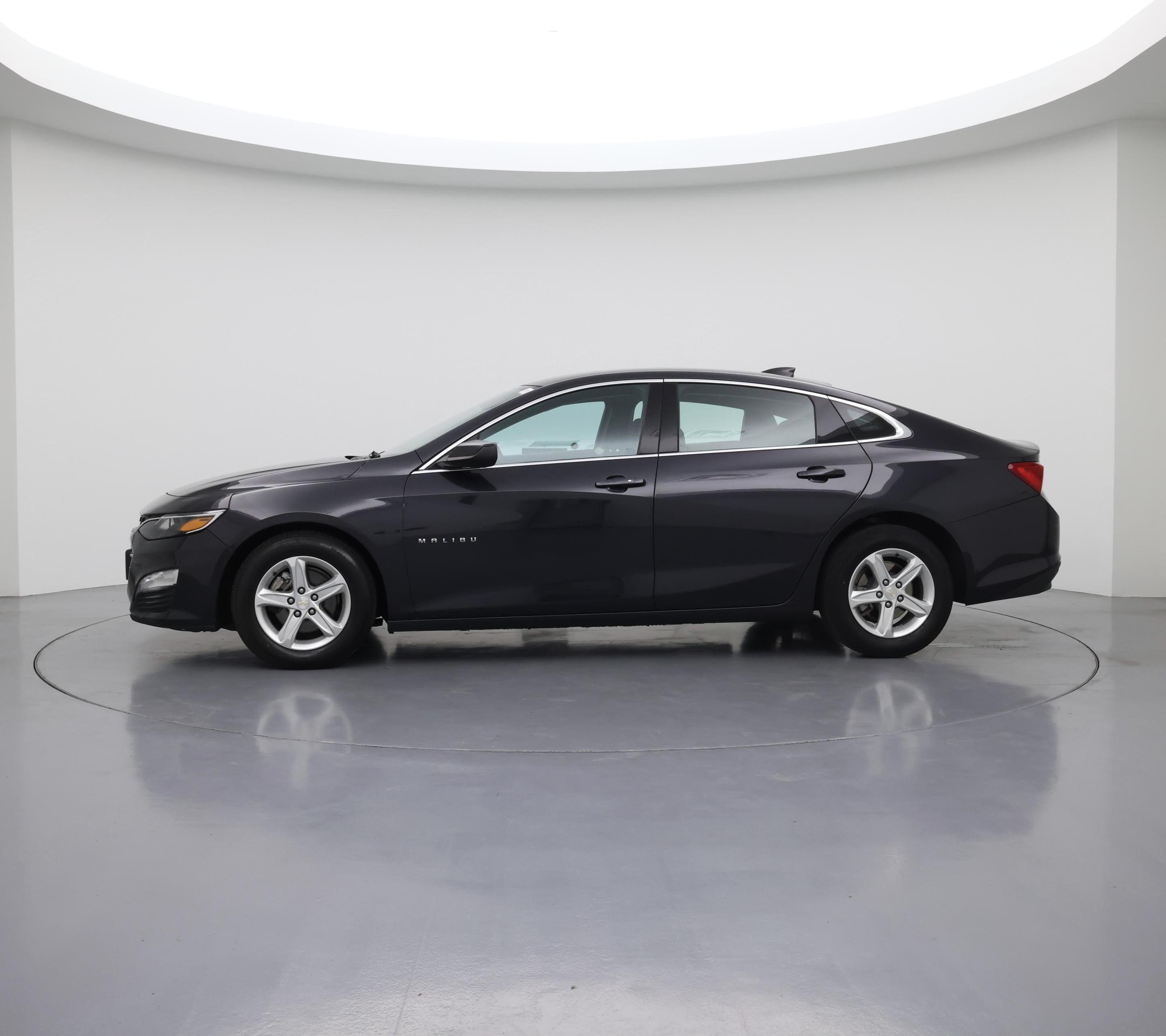 Thumbnail: 2023 Chevrolet Malibu - 3