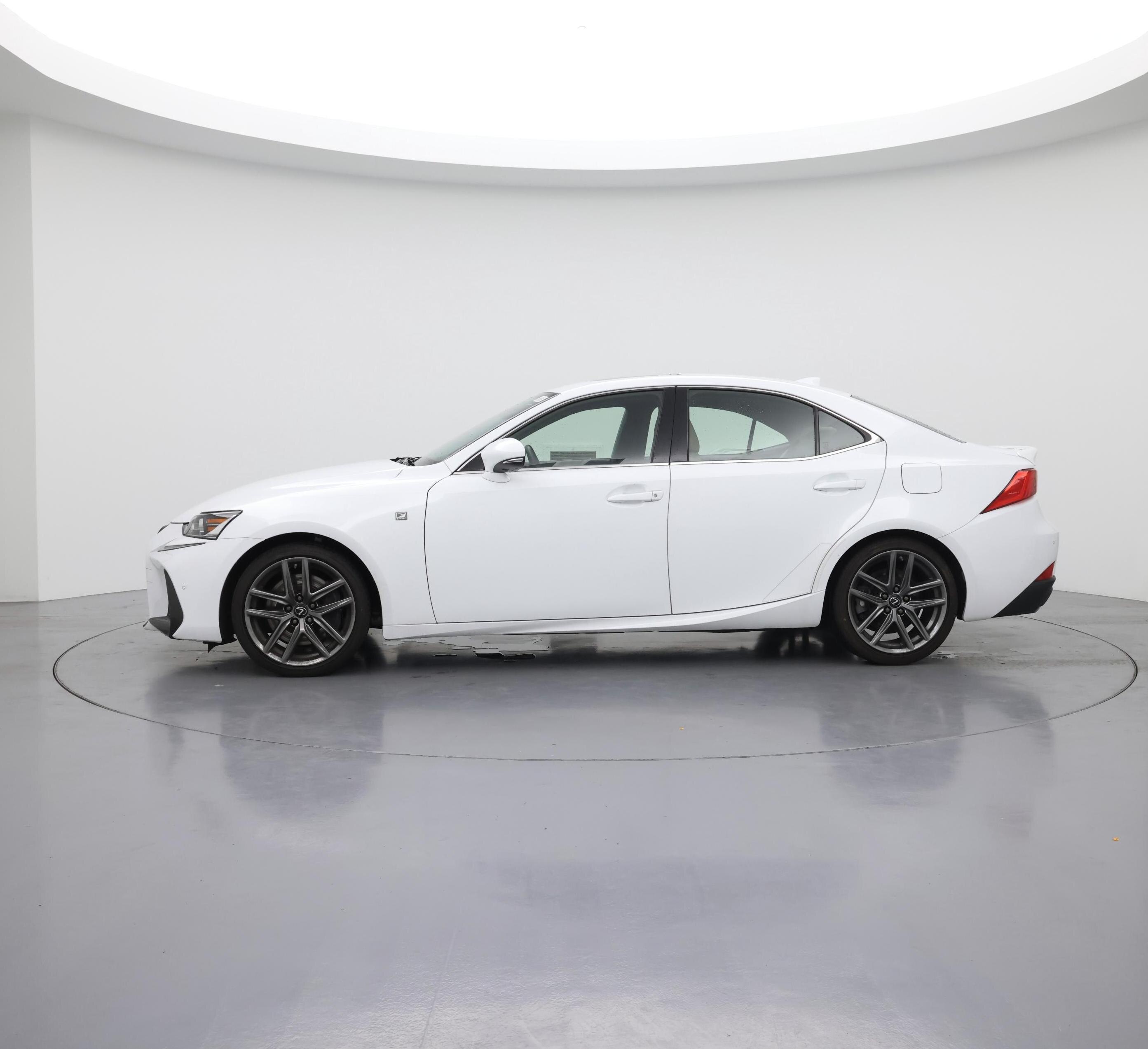 Thumbnail: 2020 Lexus IS - 3