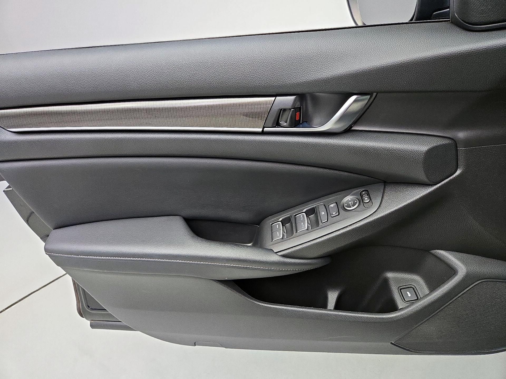 Thumbnail: 2018 Honda Accord - 12