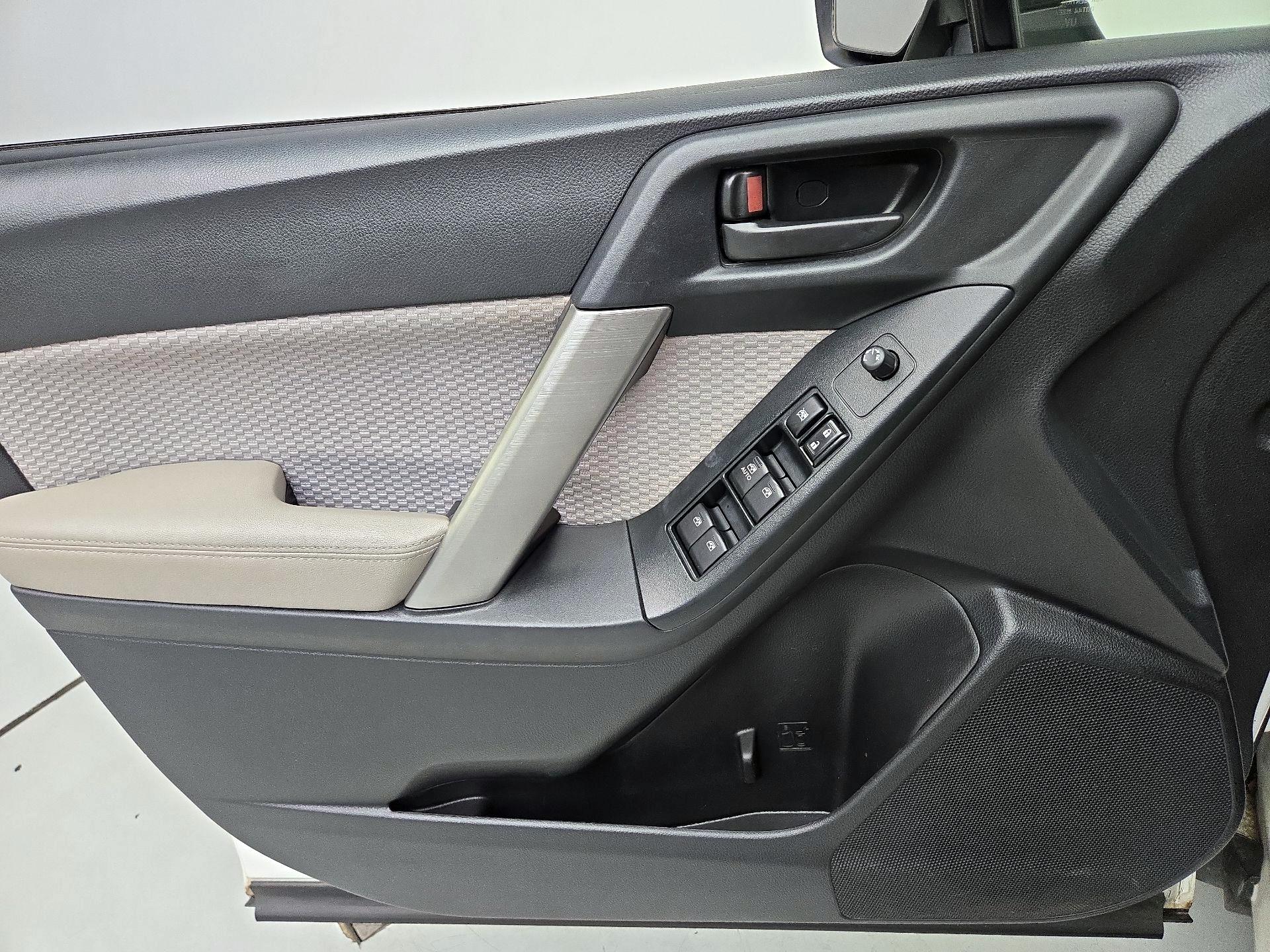Thumbnail: 2017 Subaru Forester - 12