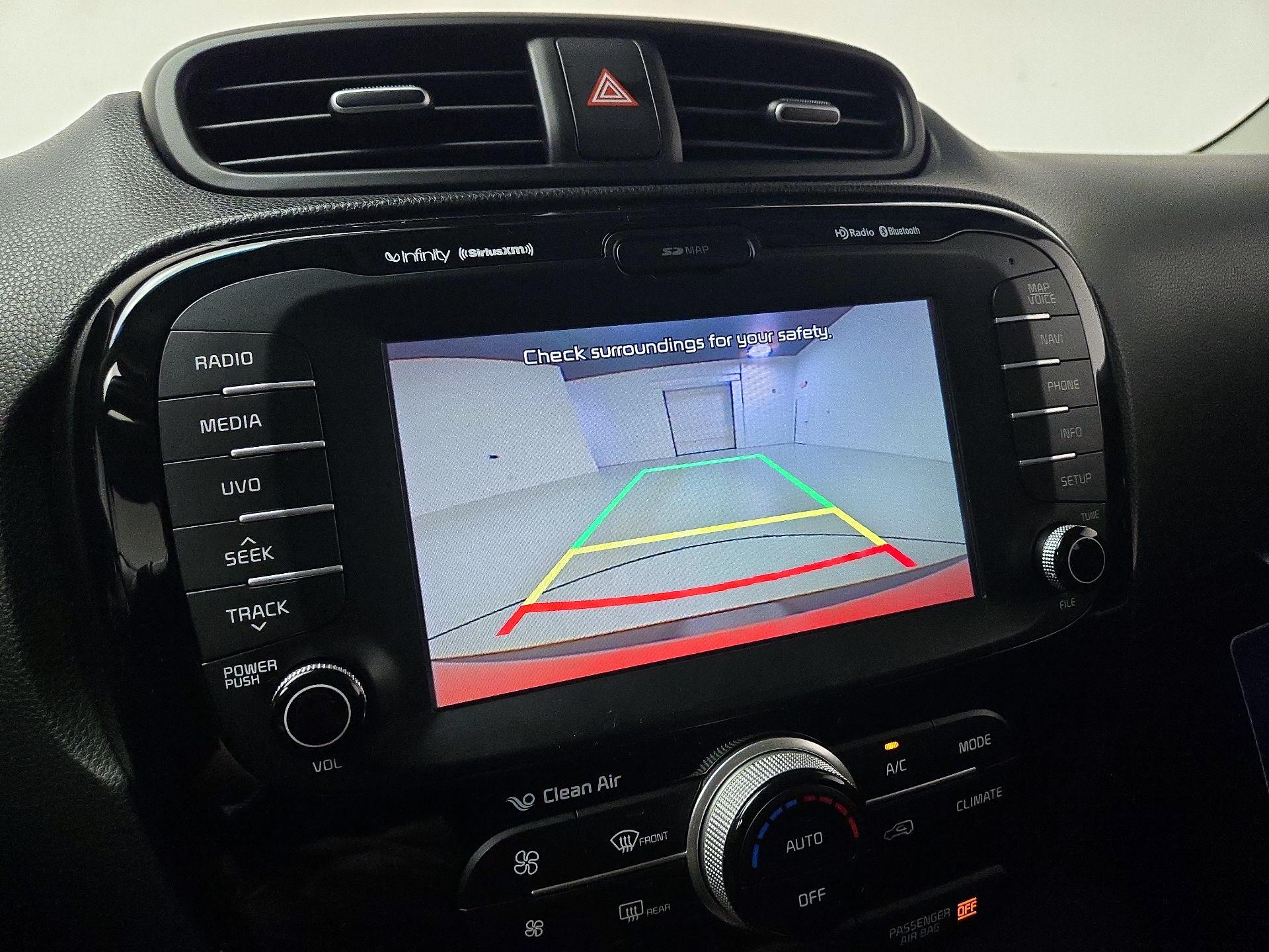 Thumbnail: 2015 Kia Soul - 15