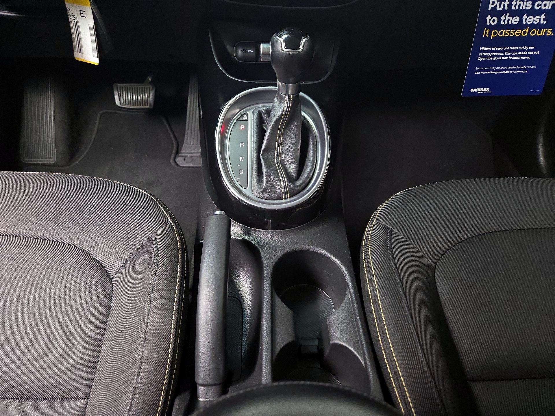 Thumbnail: 2015 Kia Soul - 18