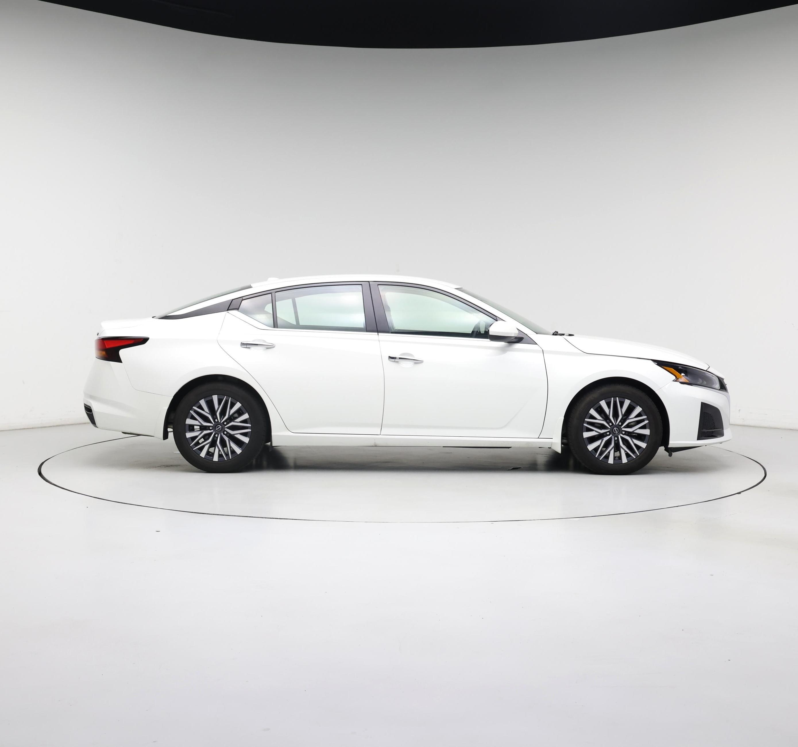 Thumbnail: 2023 Nissan Altima - 7