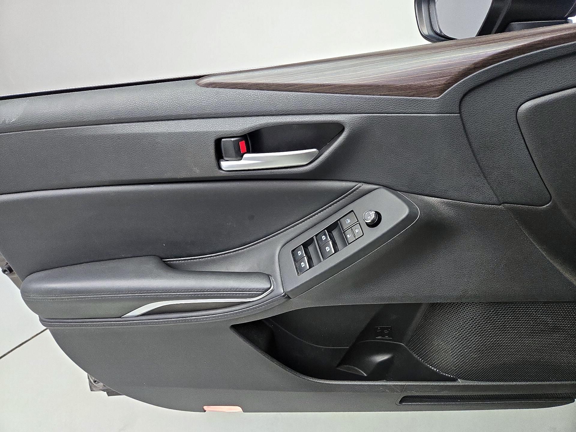 Thumbnail: 2019 Toyota Avalon - 12