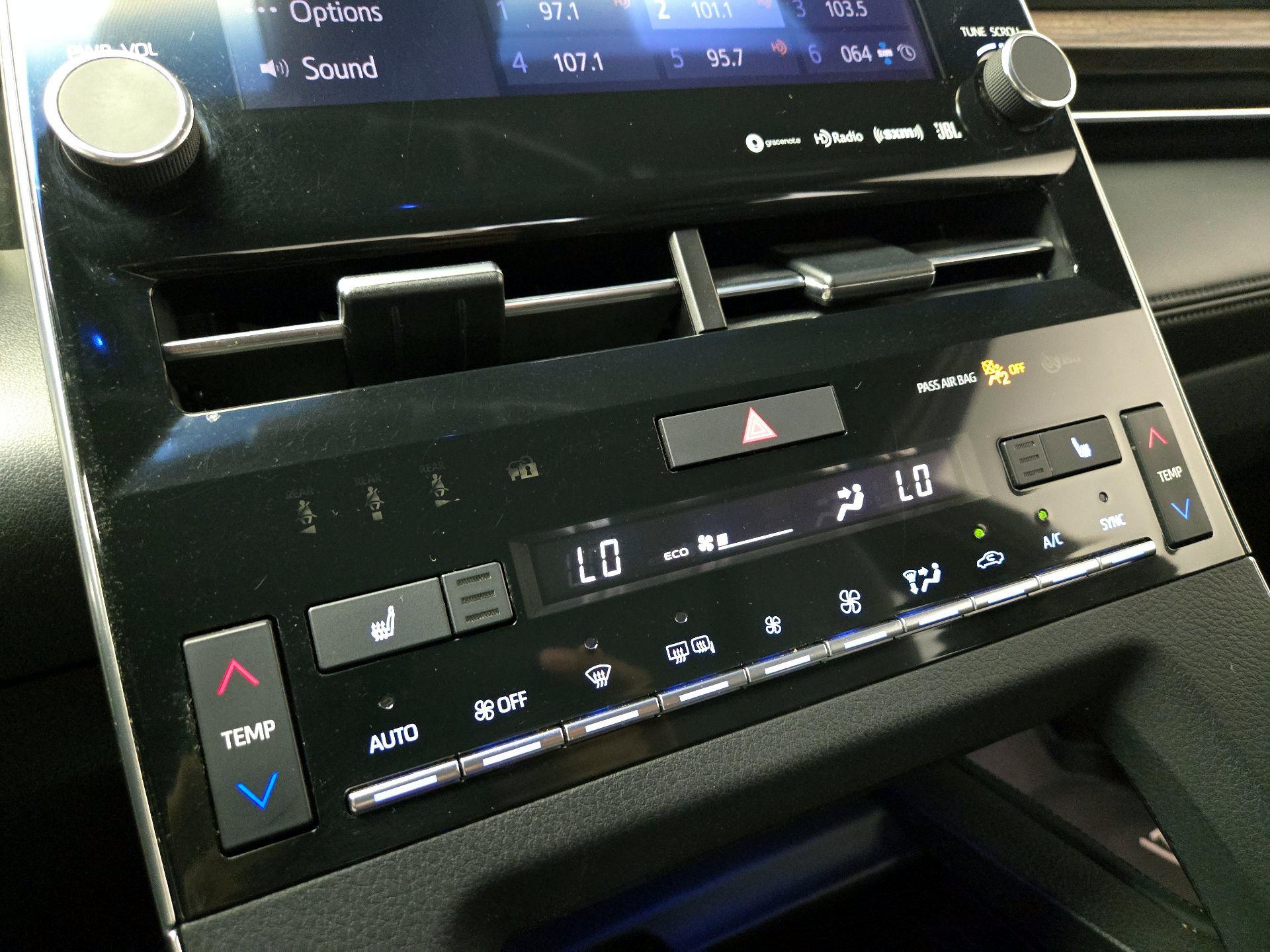 Thumbnail: 2019 Toyota Avalon - 16