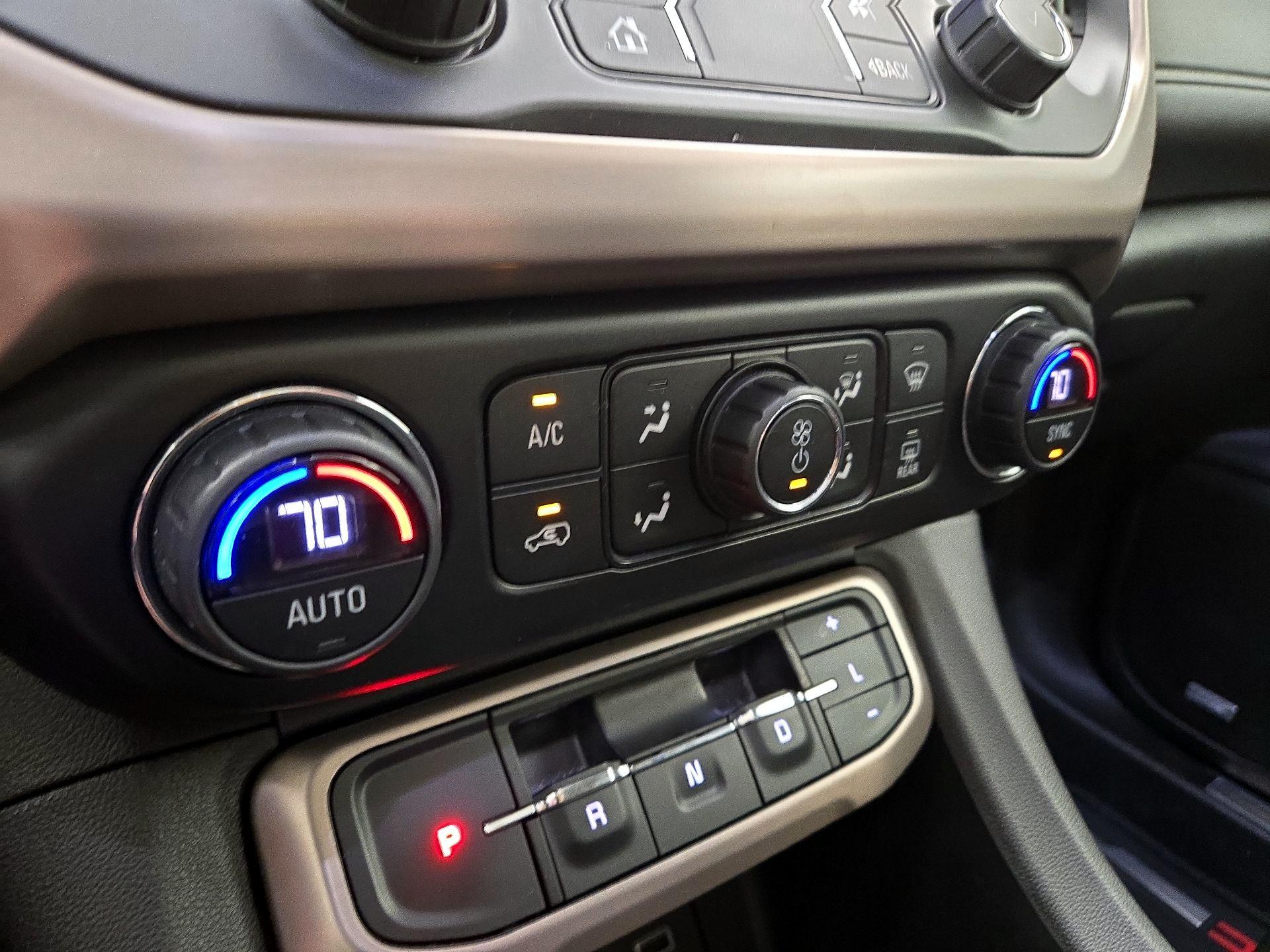 Thumbnail: 2020 GMC Acadia - 17