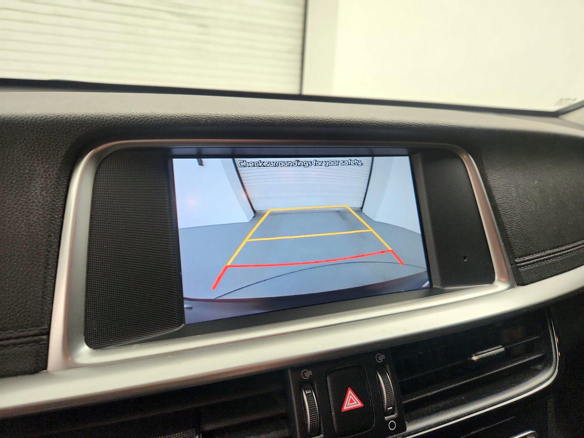 Thumbnail: 2020 Kia Optima - 14