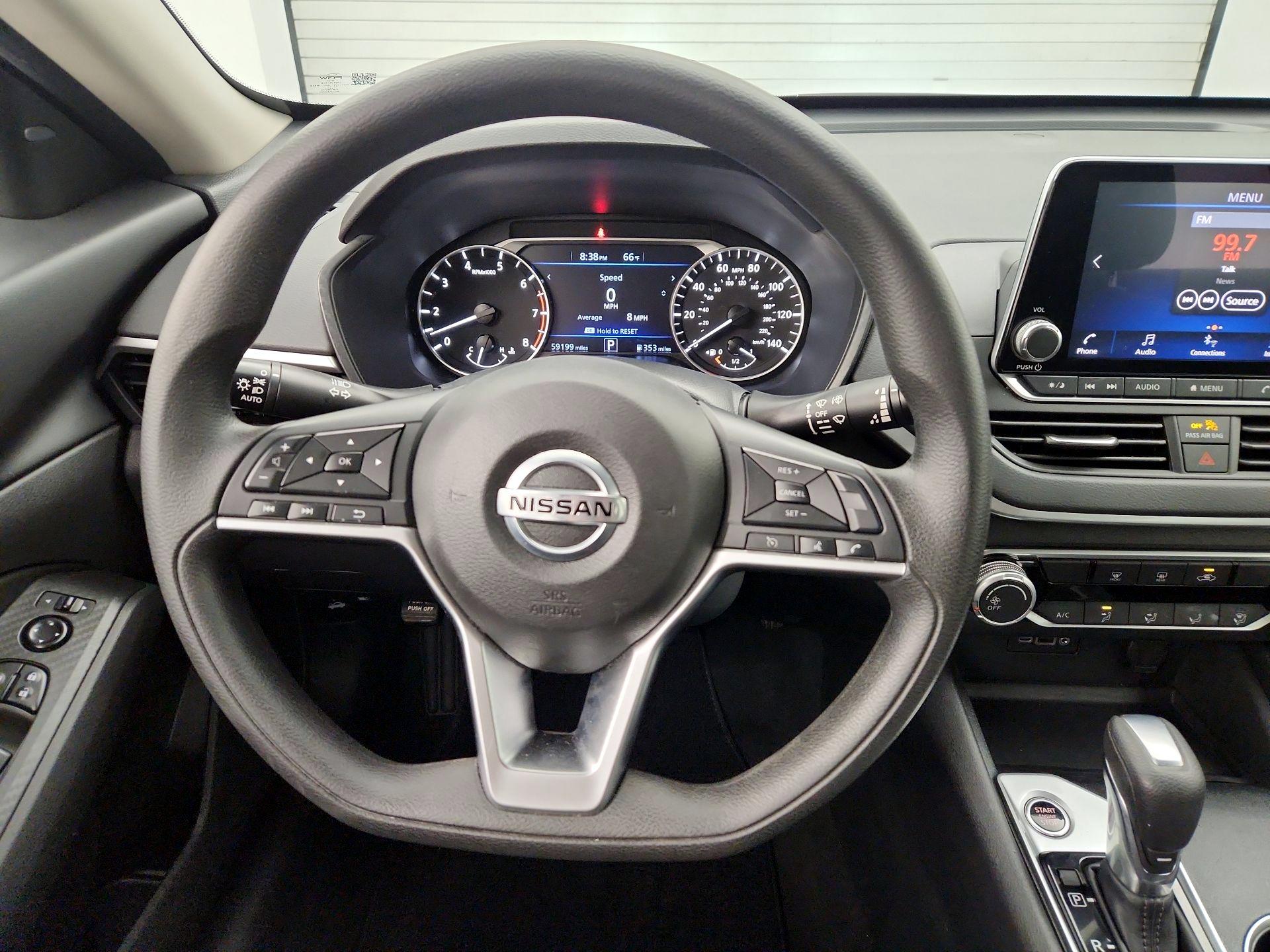 Thumbnail: 2022 Nissan Altima - 10