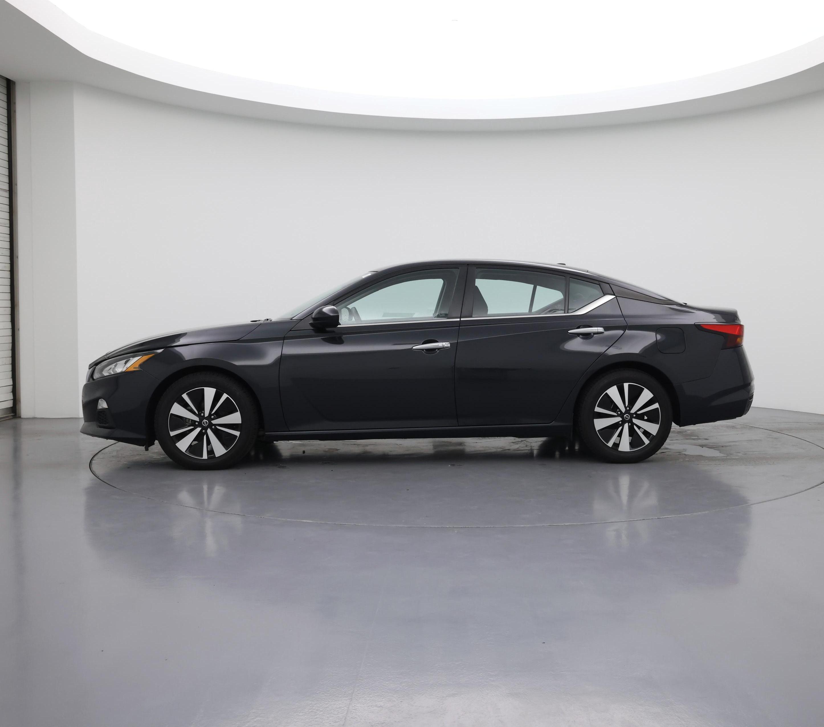 Thumbnail: 2022 Nissan Altima - 3