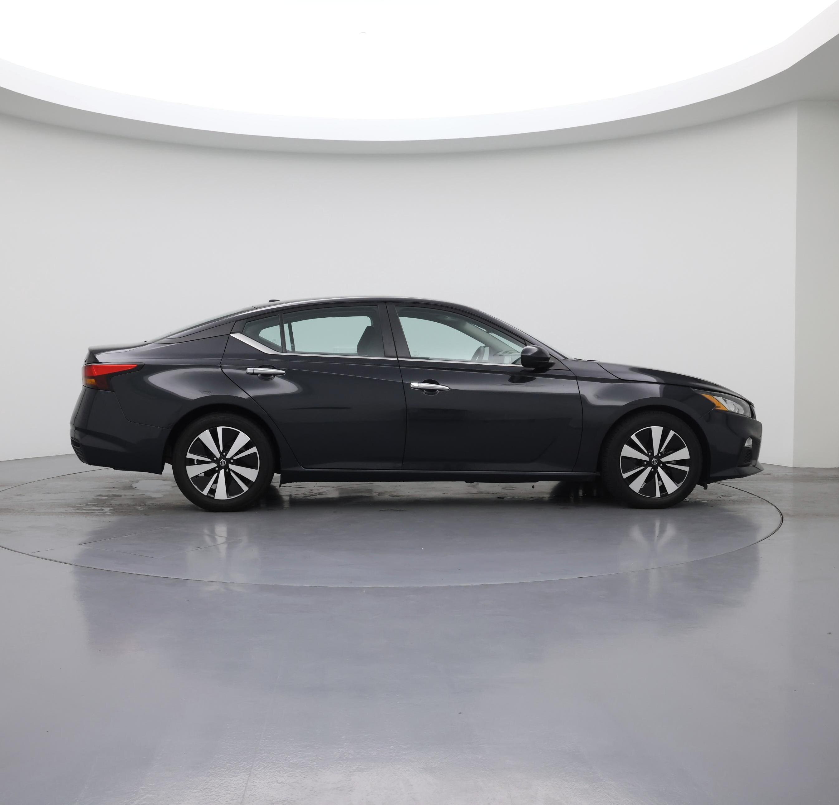 Thumbnail: 2022 Nissan Altima - 7