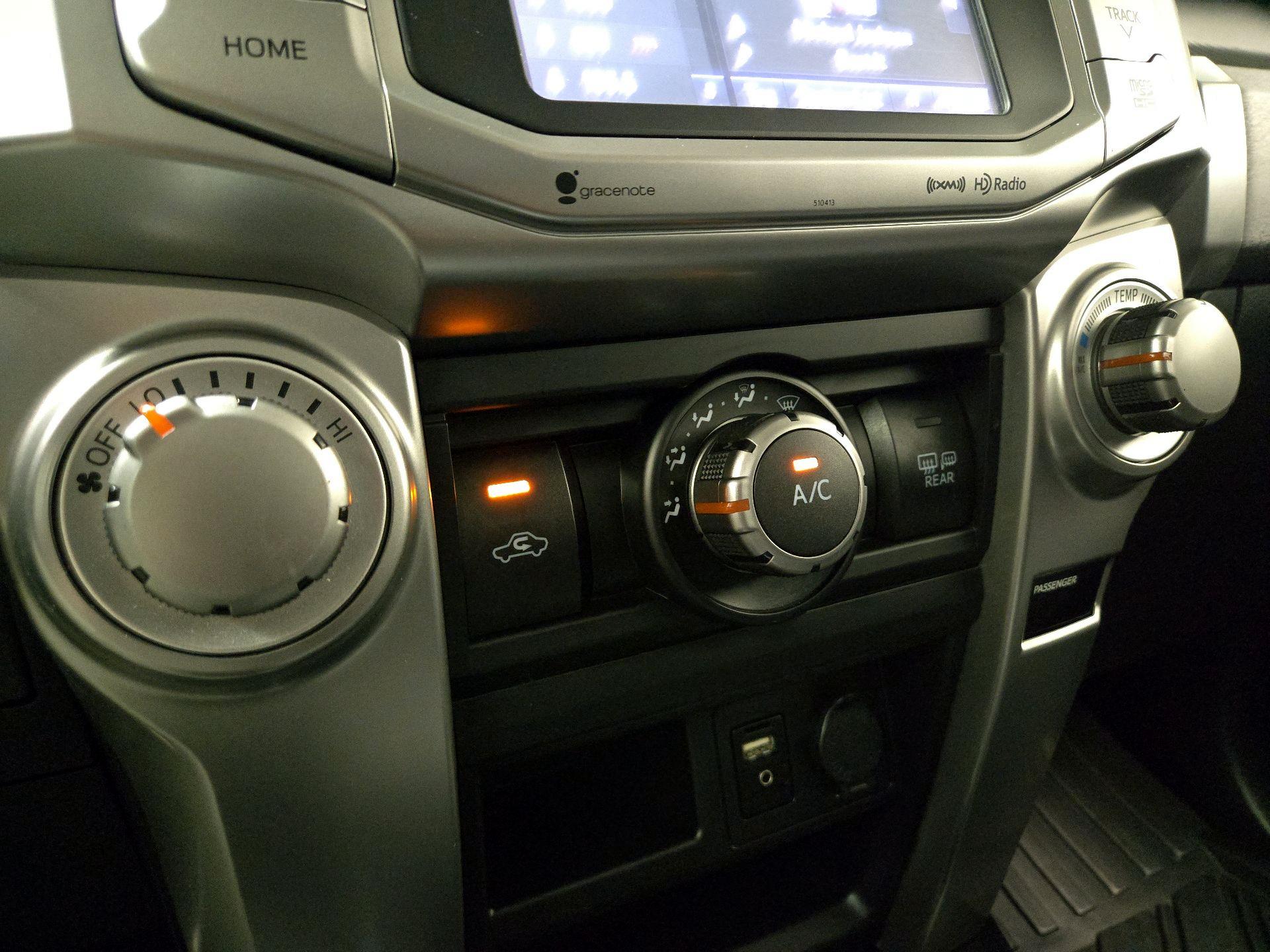 Thumbnail: 2019 Toyota 4Runner - 17