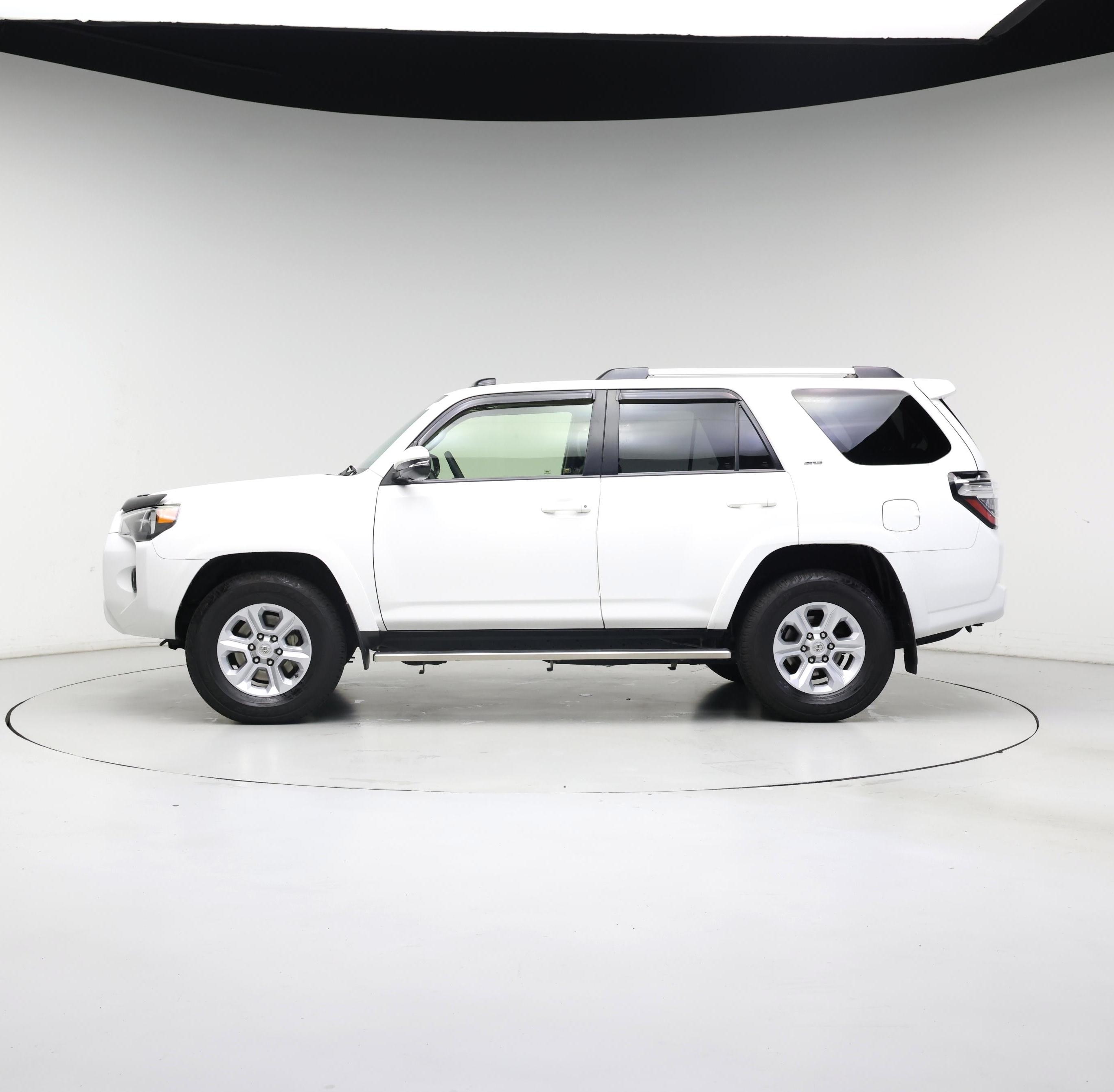 Thumbnail: 2019 Toyota 4Runner - 3