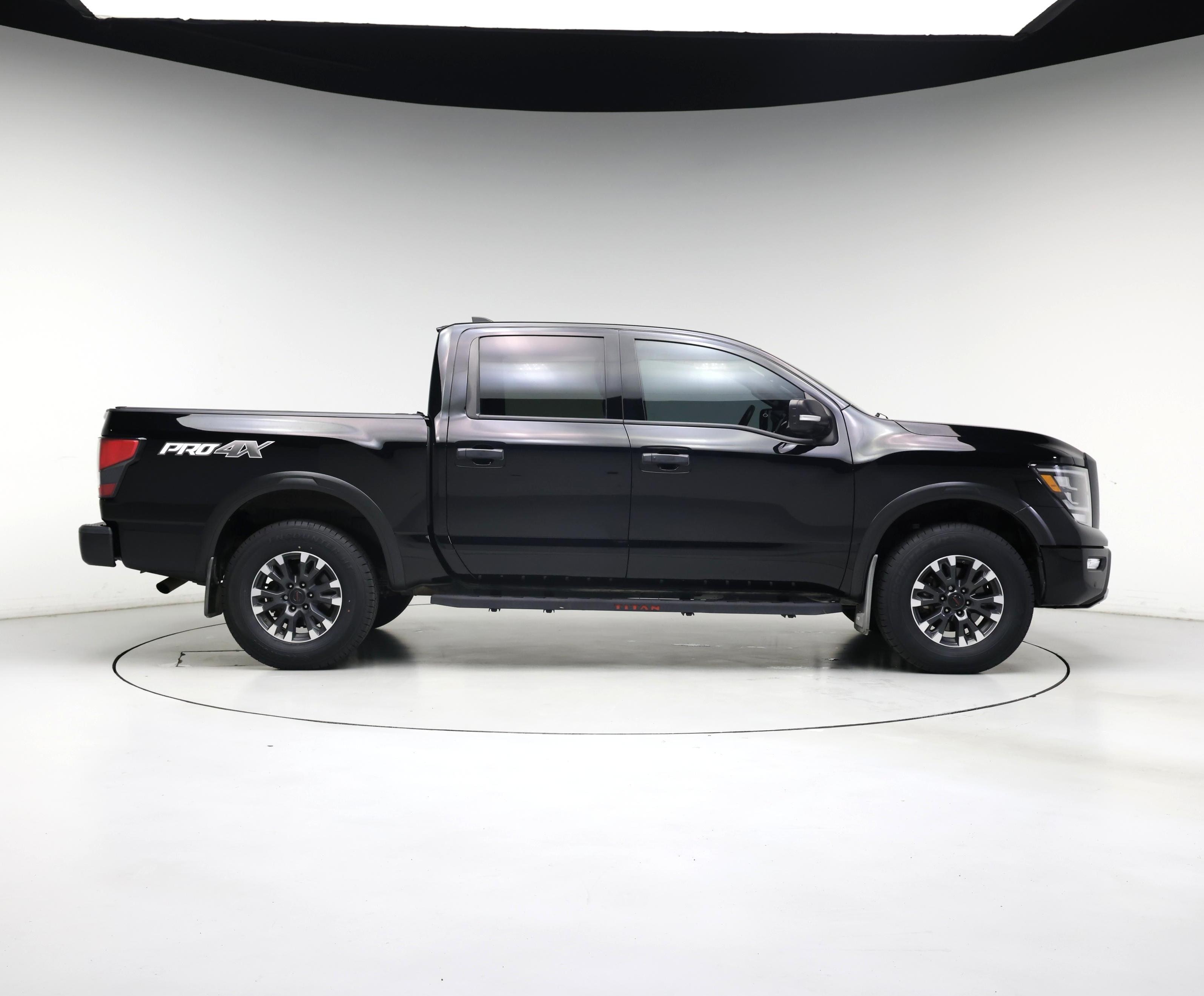 Thumbnail: 2022 Nissan Titan - 7