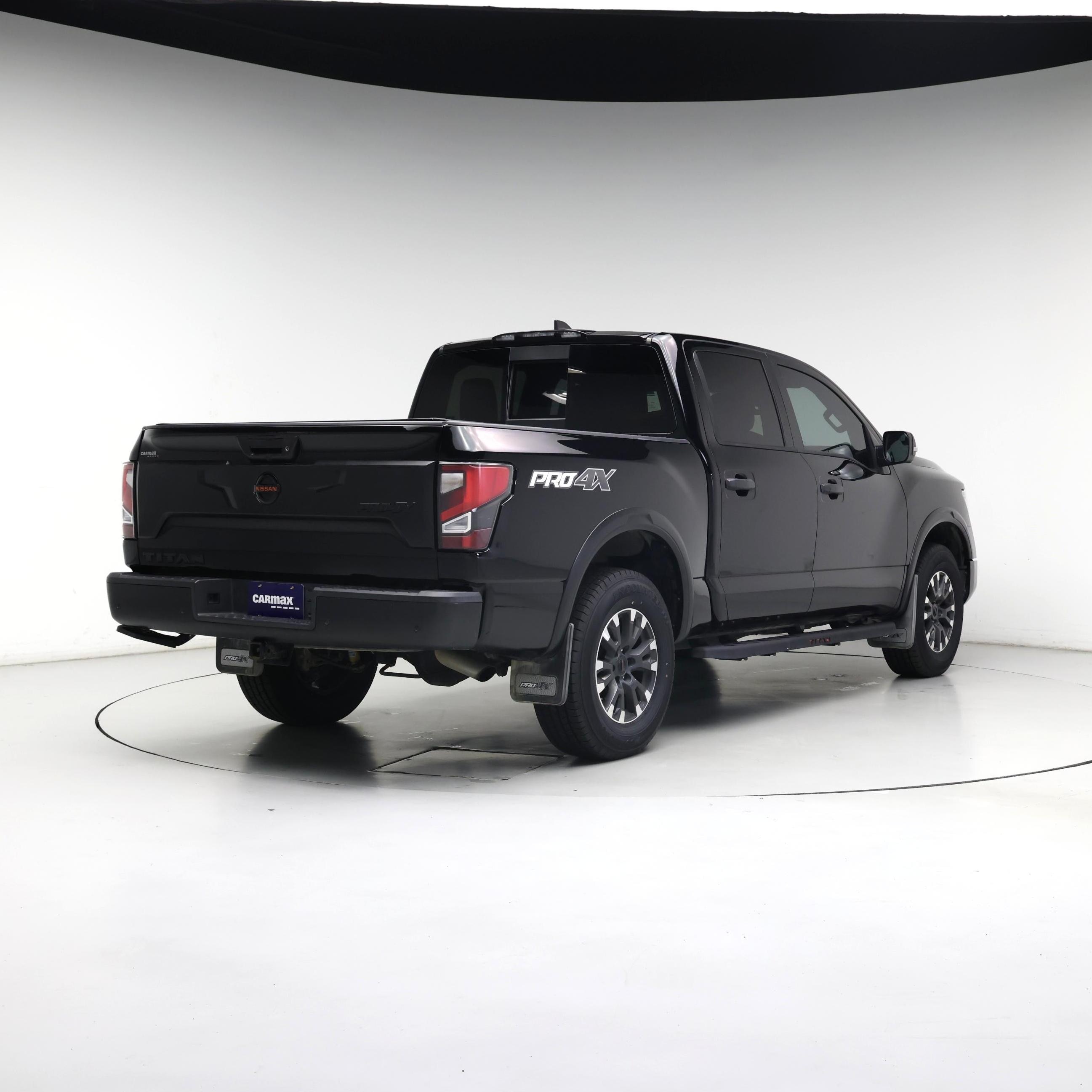 Thumbnail: 2022 Nissan Titan - 8