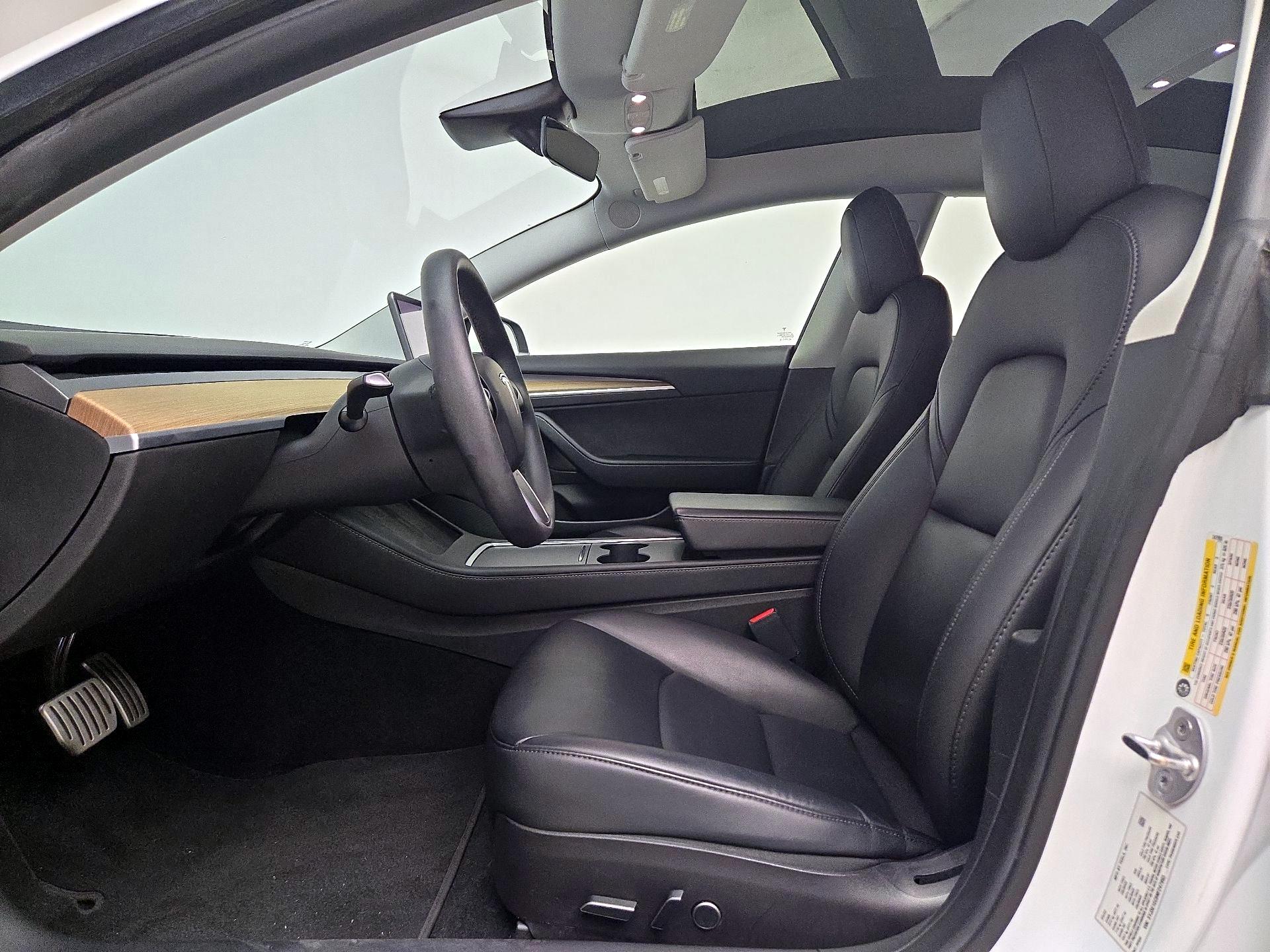 Thumbnail: 2022 Tesla Model 3 - 11