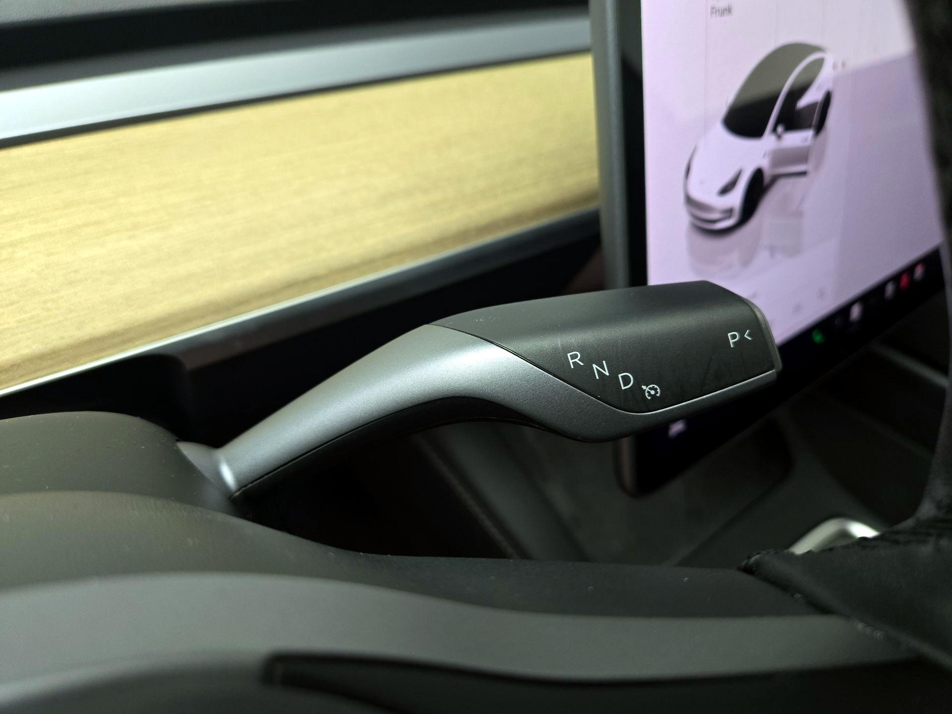 Thumbnail: 2022 Tesla Model 3 - 17