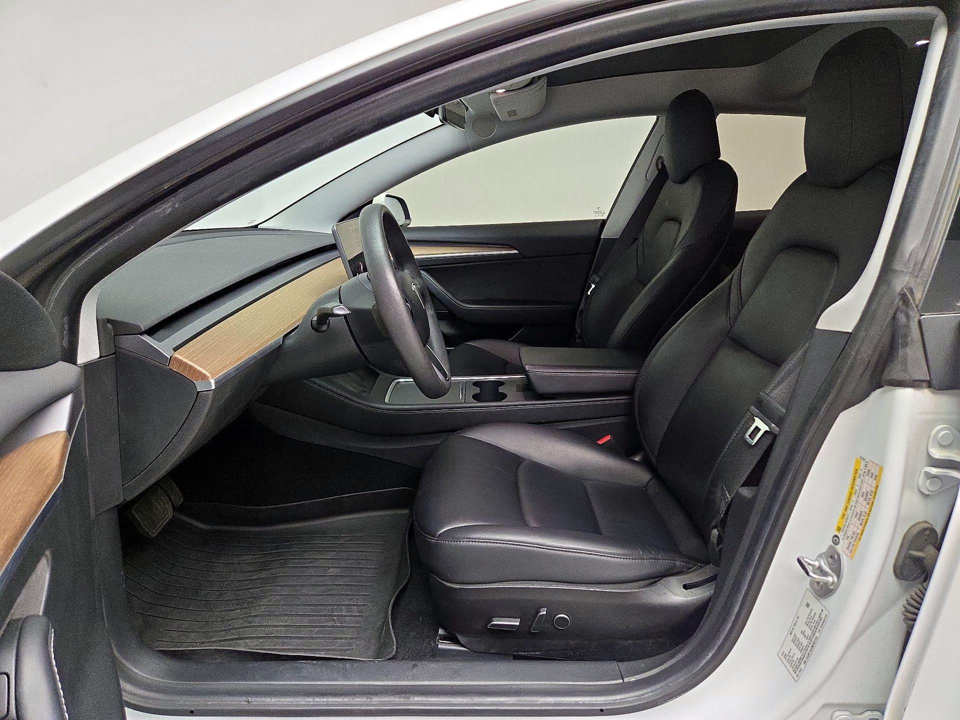 Thumbnail: 2021 Tesla Model 3 - 11