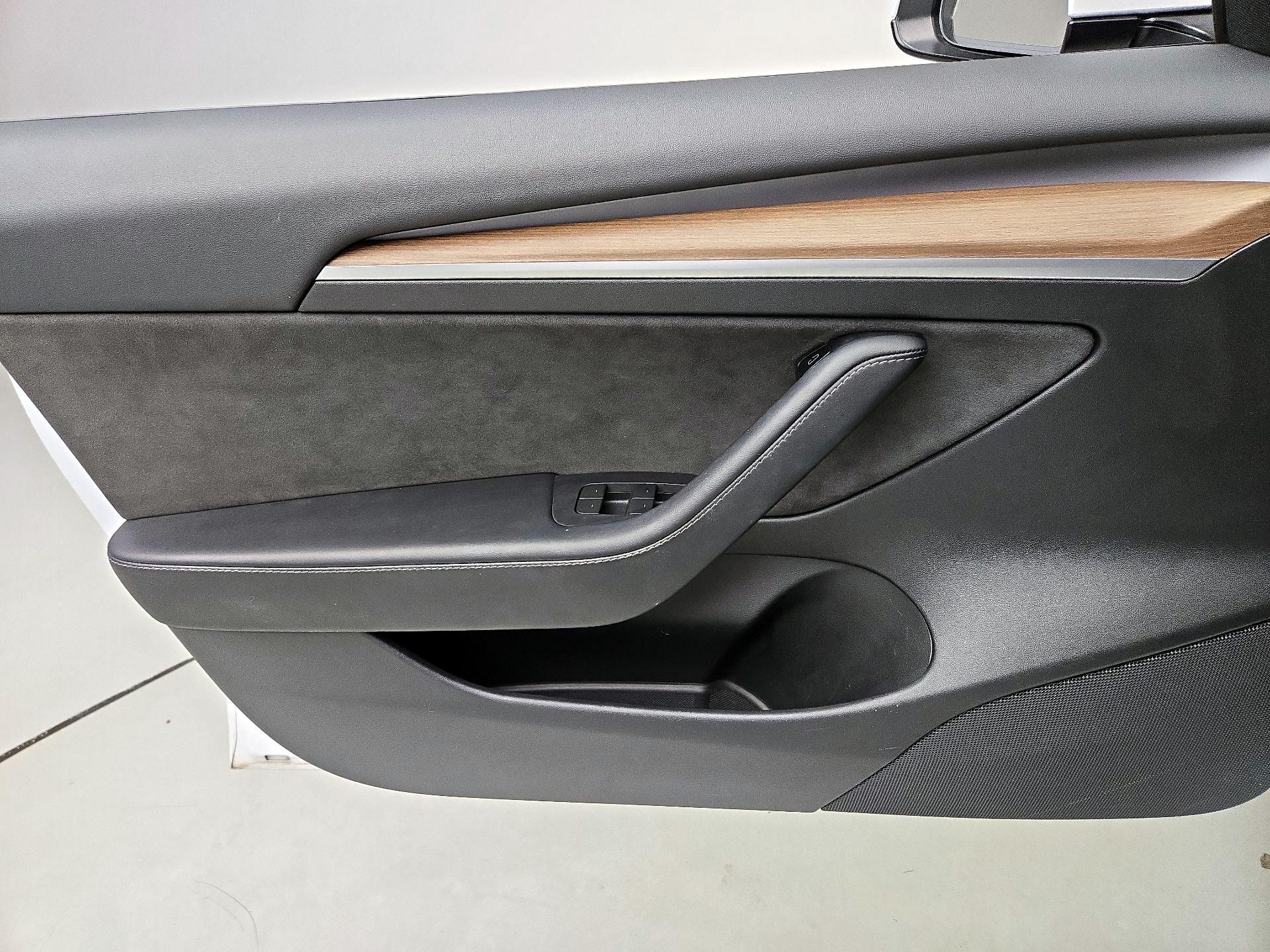 Thumbnail: 2021 Tesla Model 3 - 12