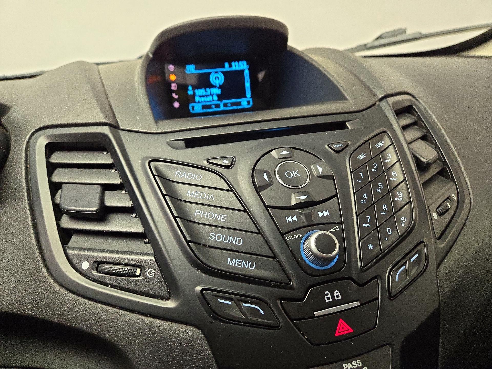 Thumbnail: 2016 Ford Fiesta - 14