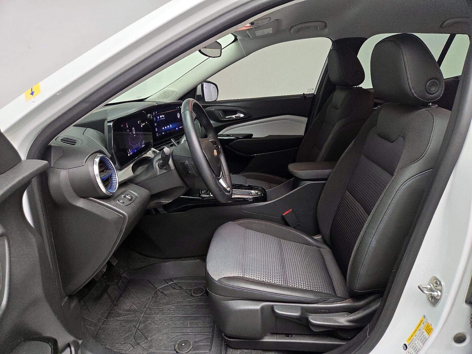 Thumbnail: 2024 Chevrolet Trax - 11