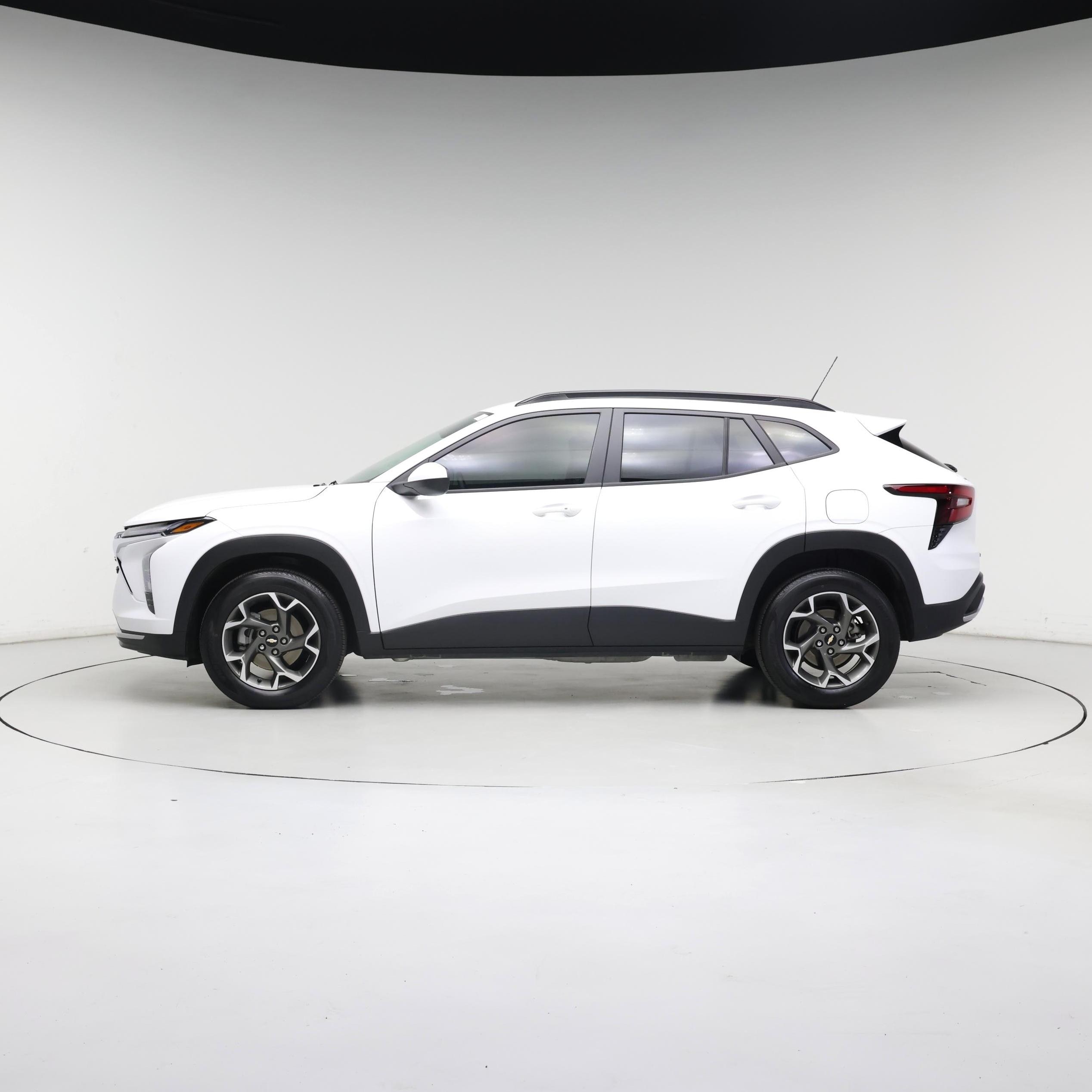 Thumbnail: 2024 Chevrolet Trax - 3