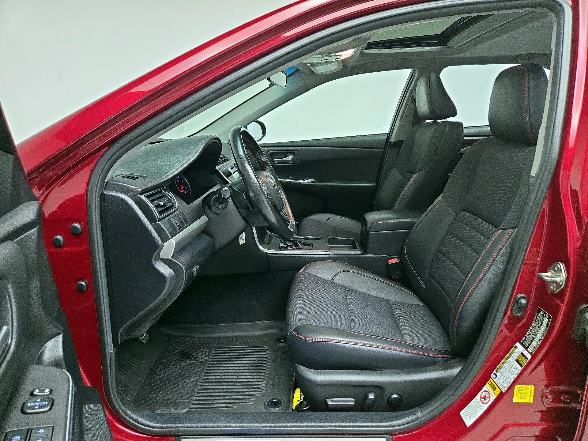 Thumbnail: 2016 Toyota Camry - 11