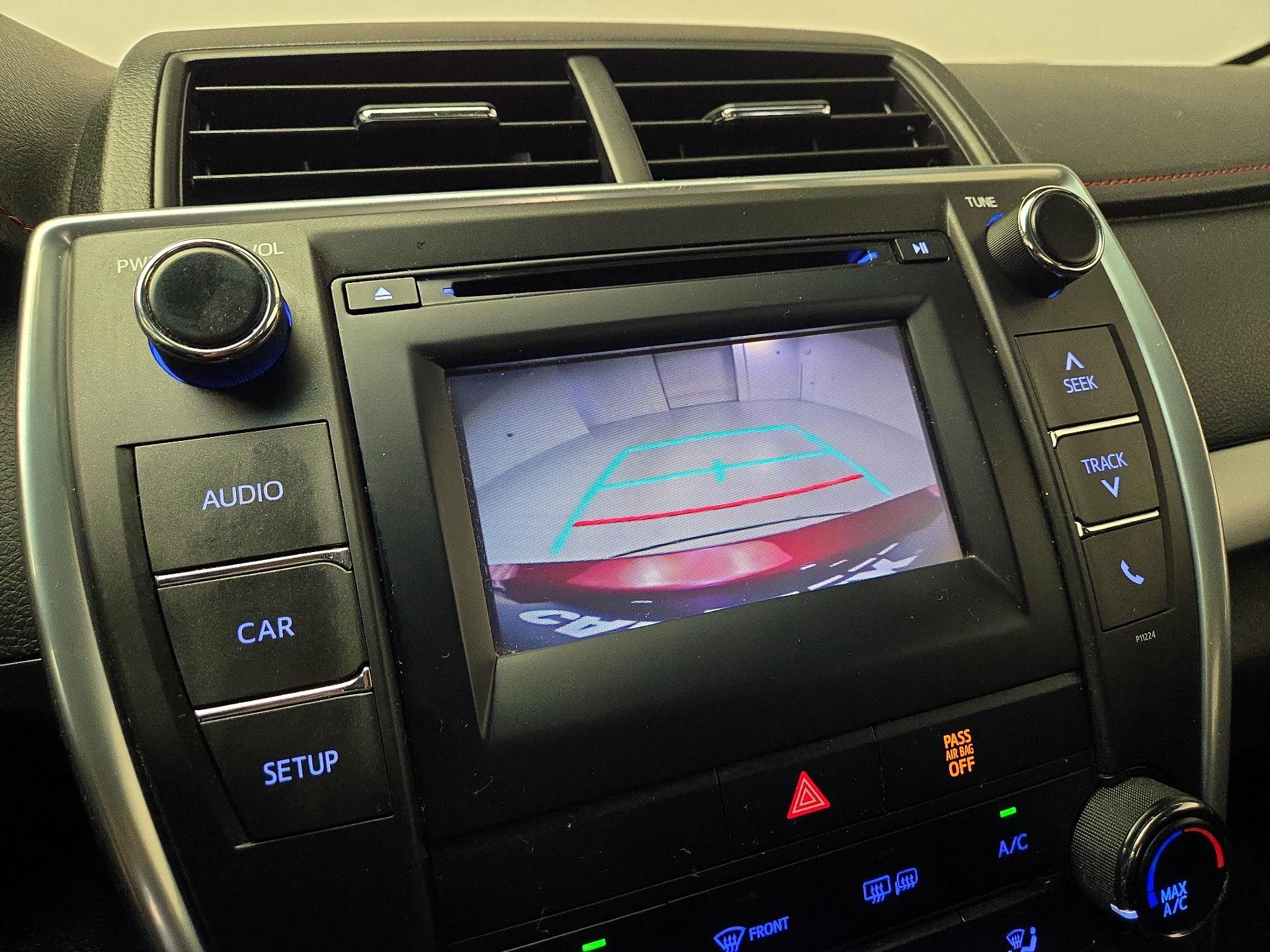 Thumbnail: 2016 Toyota Camry - 14