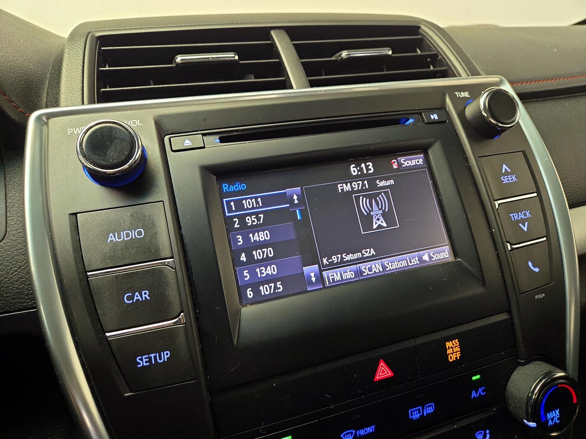 Thumbnail: 2016 Toyota Camry - 15