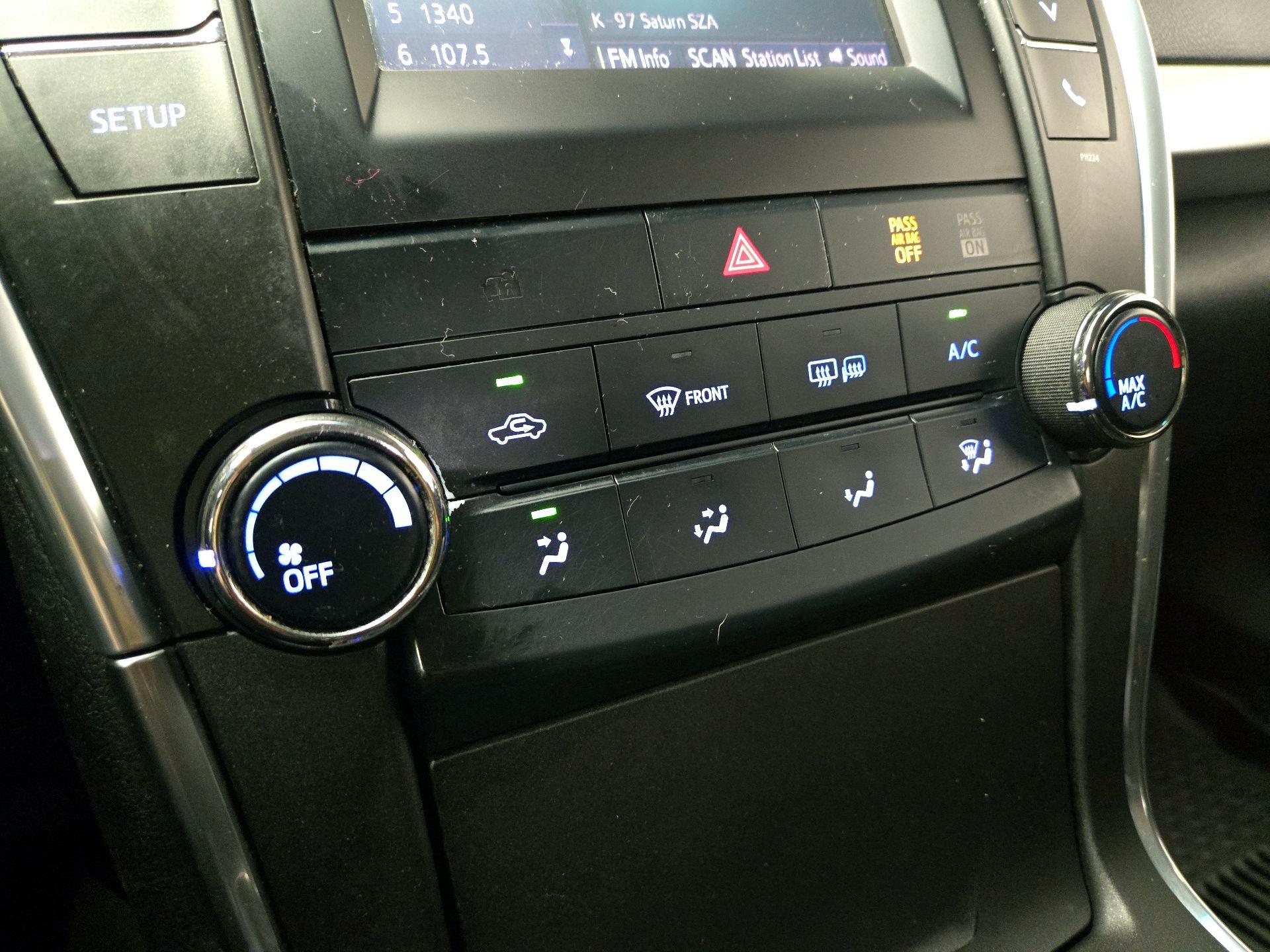 Thumbnail: 2016 Toyota Camry - 16