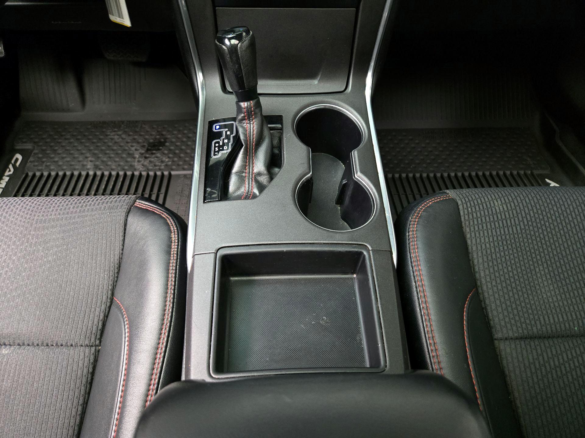 Thumbnail: 2016 Toyota Camry - 17