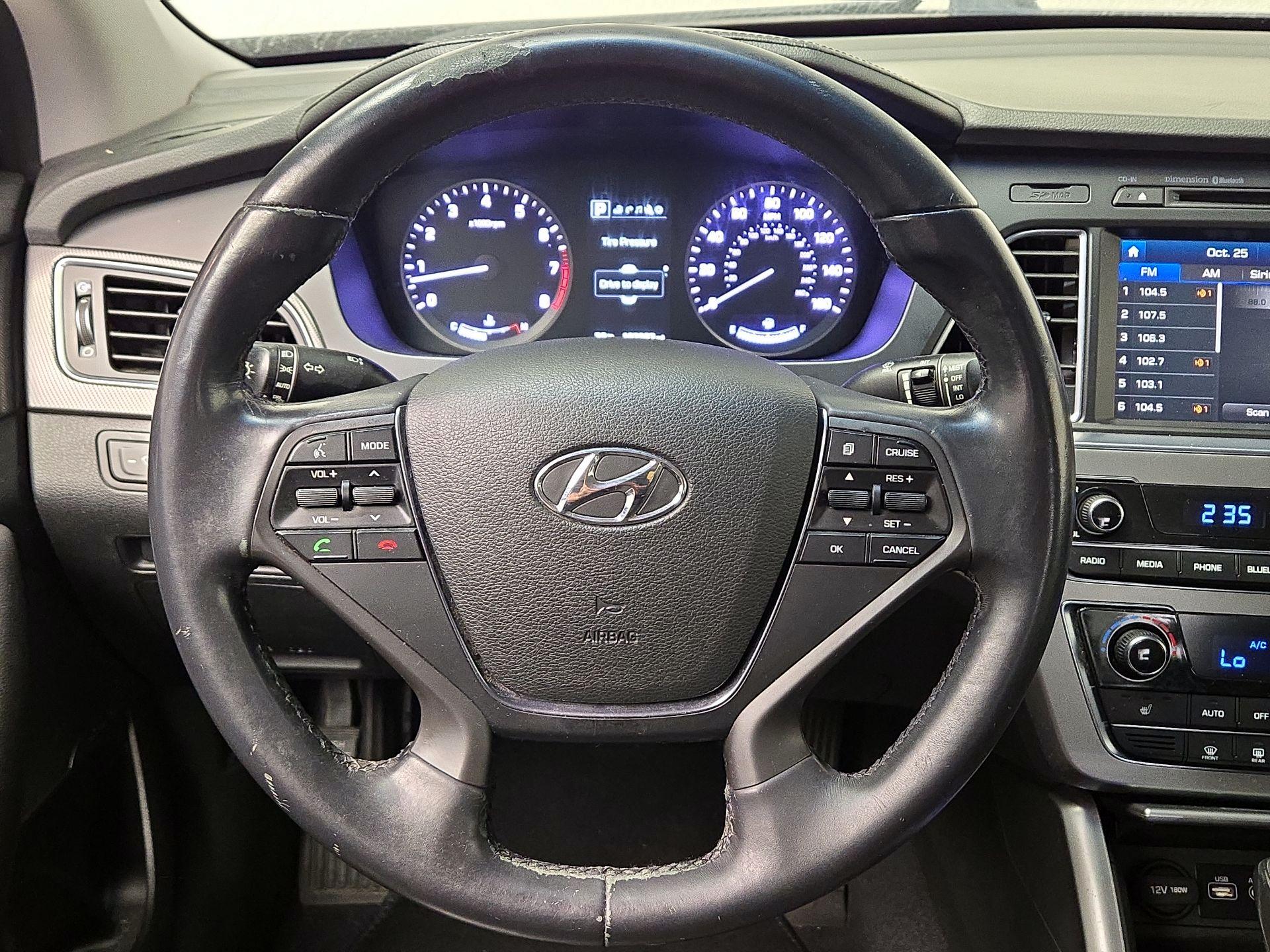 Thumbnail: 2015 Hyundai Sonata - 10