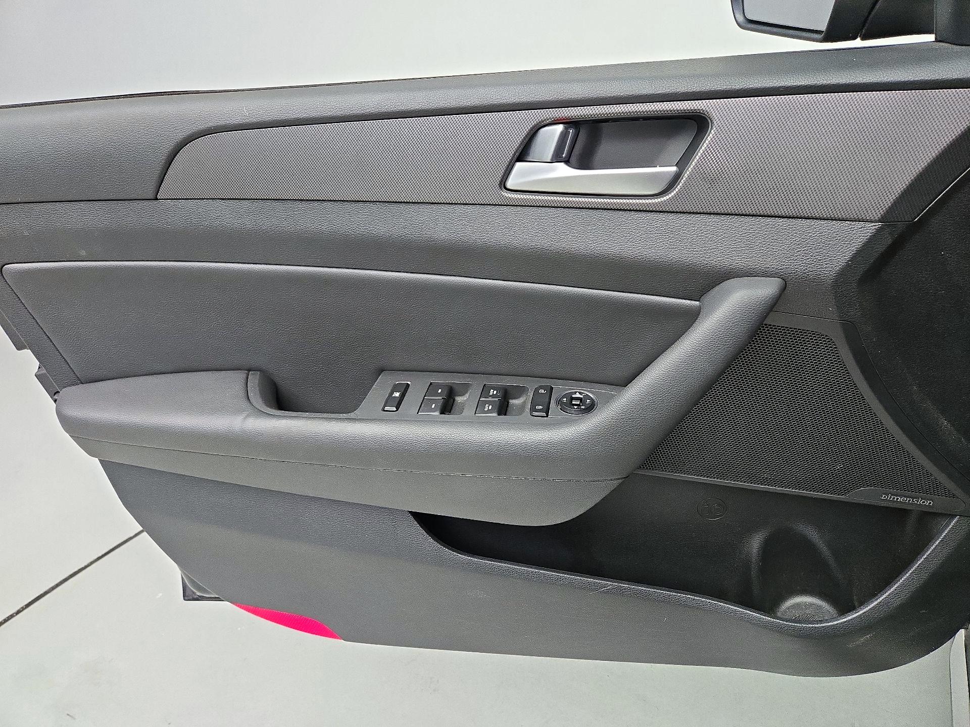 Thumbnail: 2015 Hyundai Sonata - 12