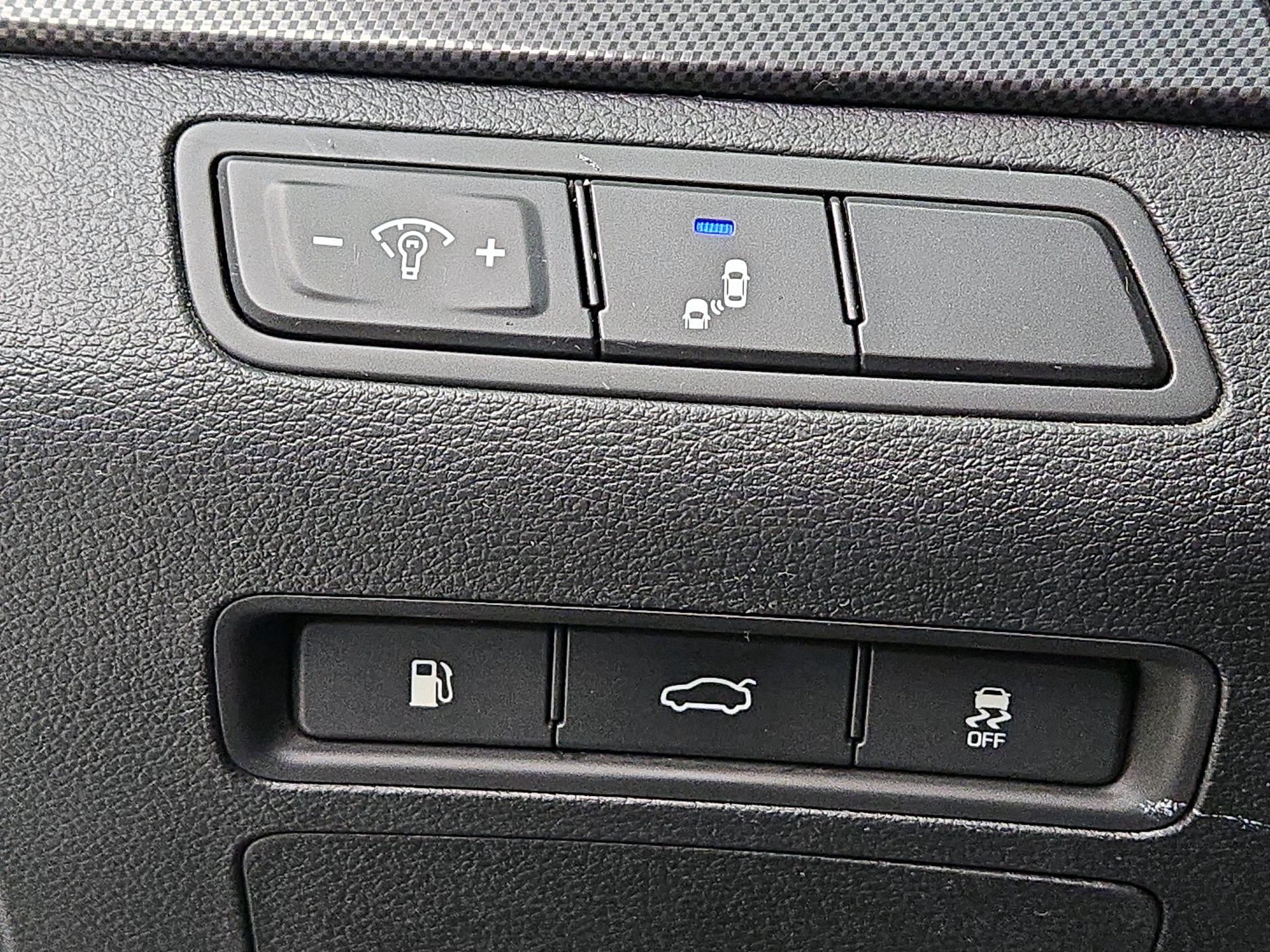 Thumbnail: 2015 Hyundai Sonata - 13