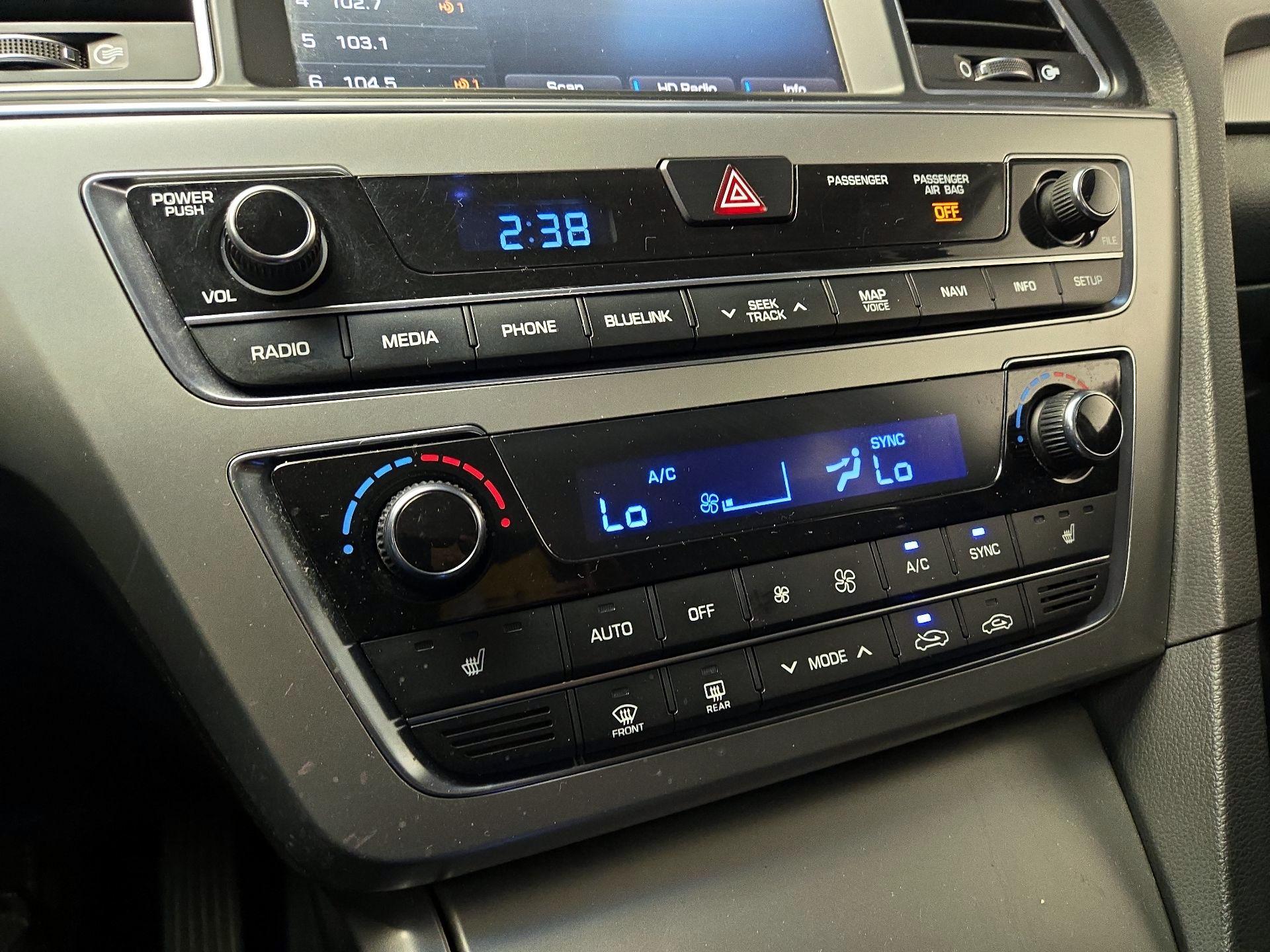 Thumbnail: 2015 Hyundai Sonata - 17