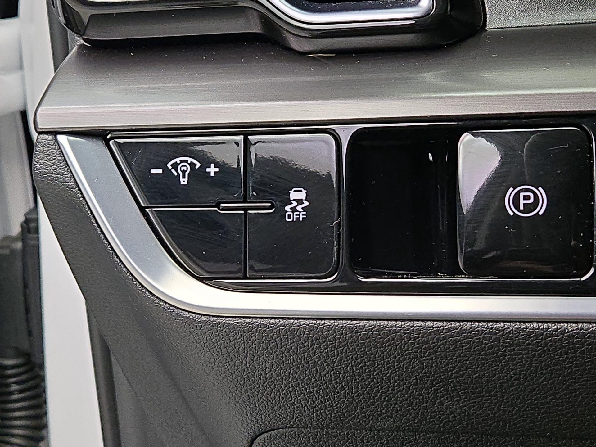 Thumbnail: 2023 Kia Sportage - 13