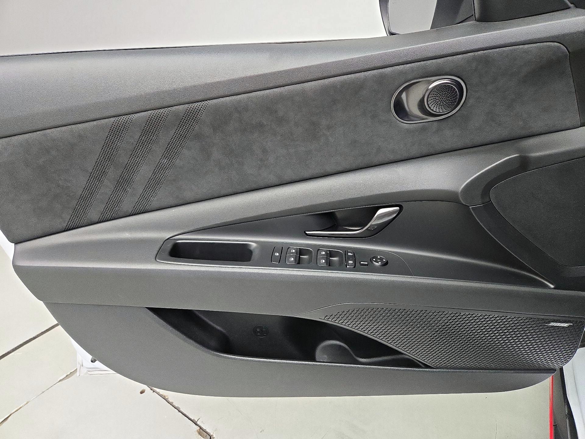 Thumbnail: 2022 Hyundai Elantra - 12