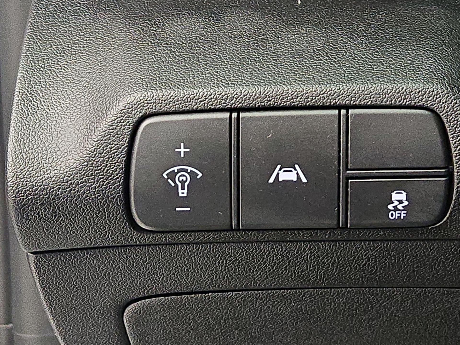 Thumbnail: 2022 Hyundai Elantra - 13