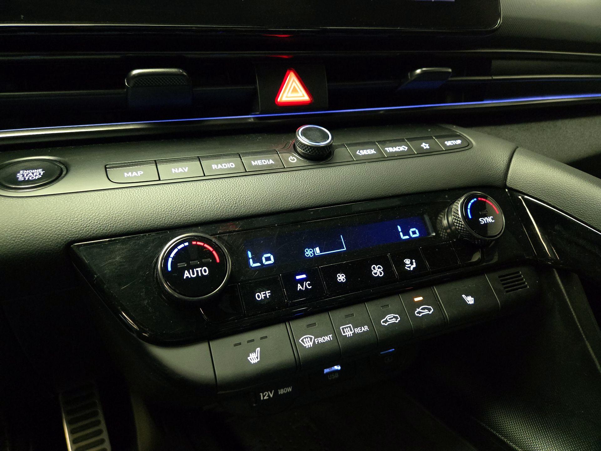 Thumbnail: 2022 Hyundai Elantra - 17