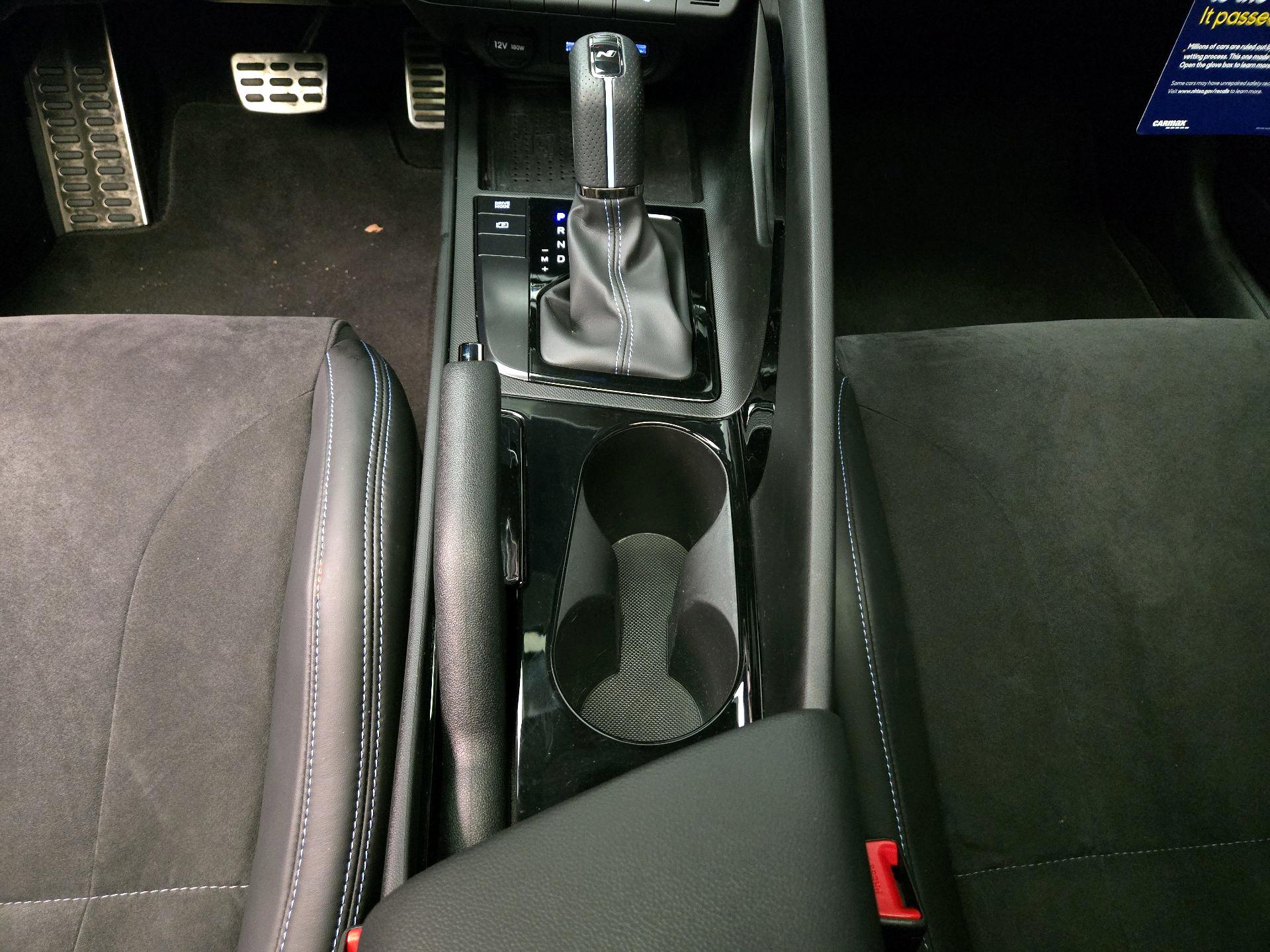 Thumbnail: 2022 Hyundai Elantra - 18