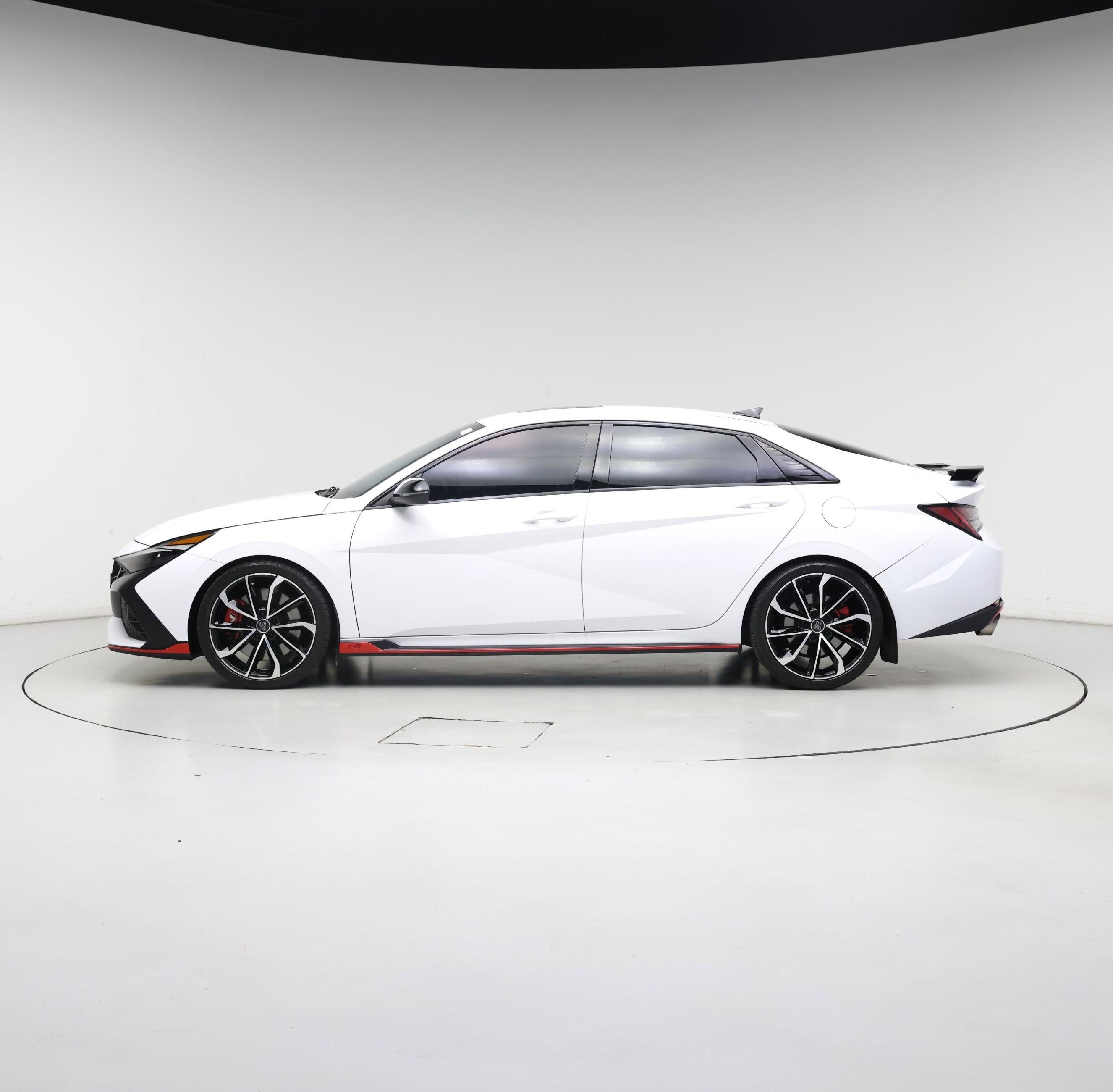 Thumbnail: 2022 Hyundai Elantra - 3