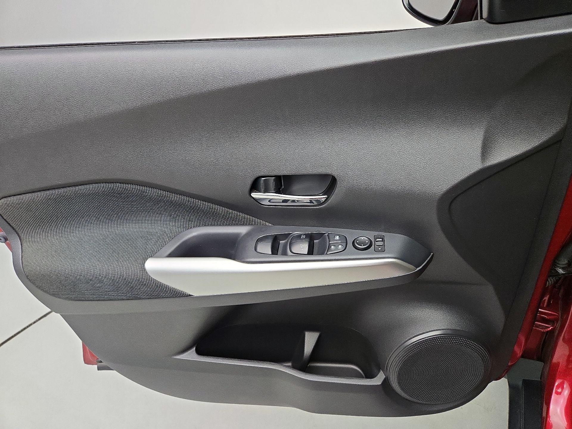 Thumbnail: 2019 Nissan Kicks - 12