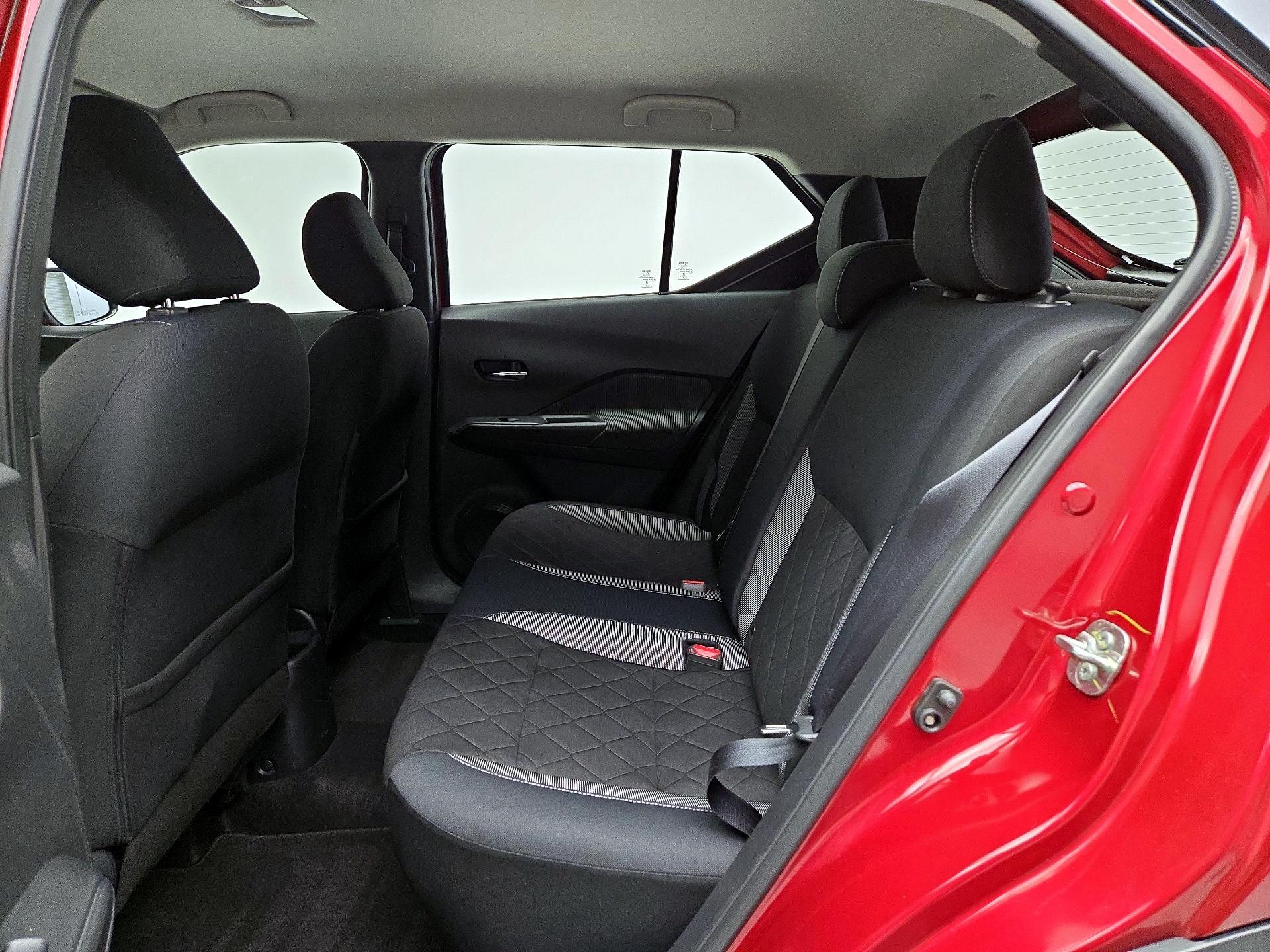 Thumbnail: 2019 Nissan Kicks - 19