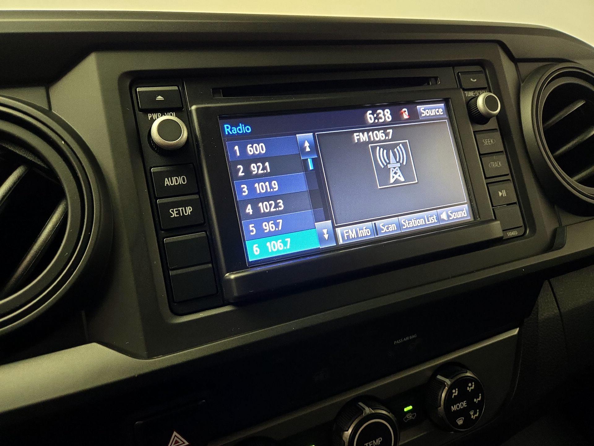 Thumbnail: 2019 Toyota Tacoma - 15