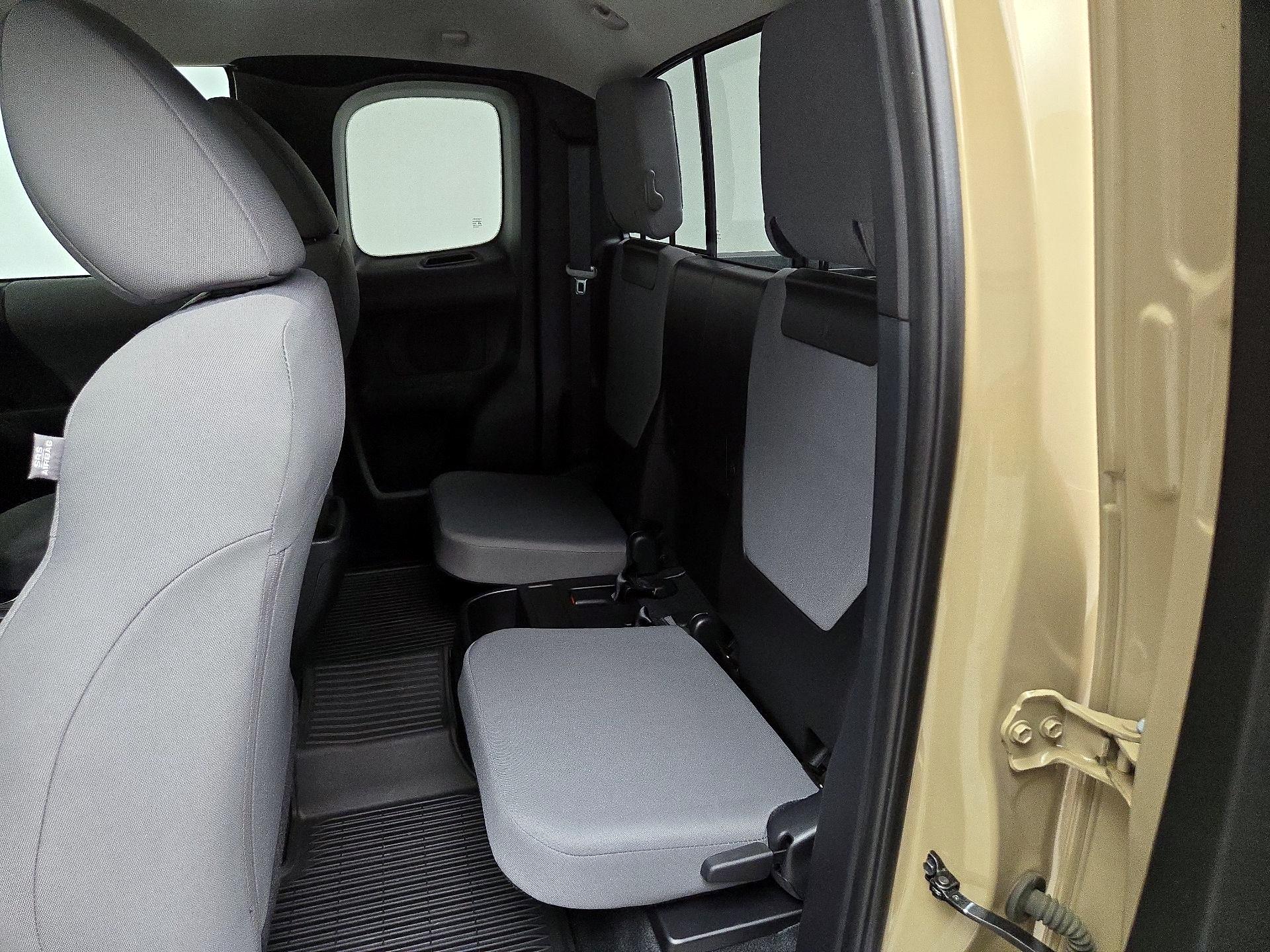 Thumbnail: 2019 Toyota Tacoma - 19